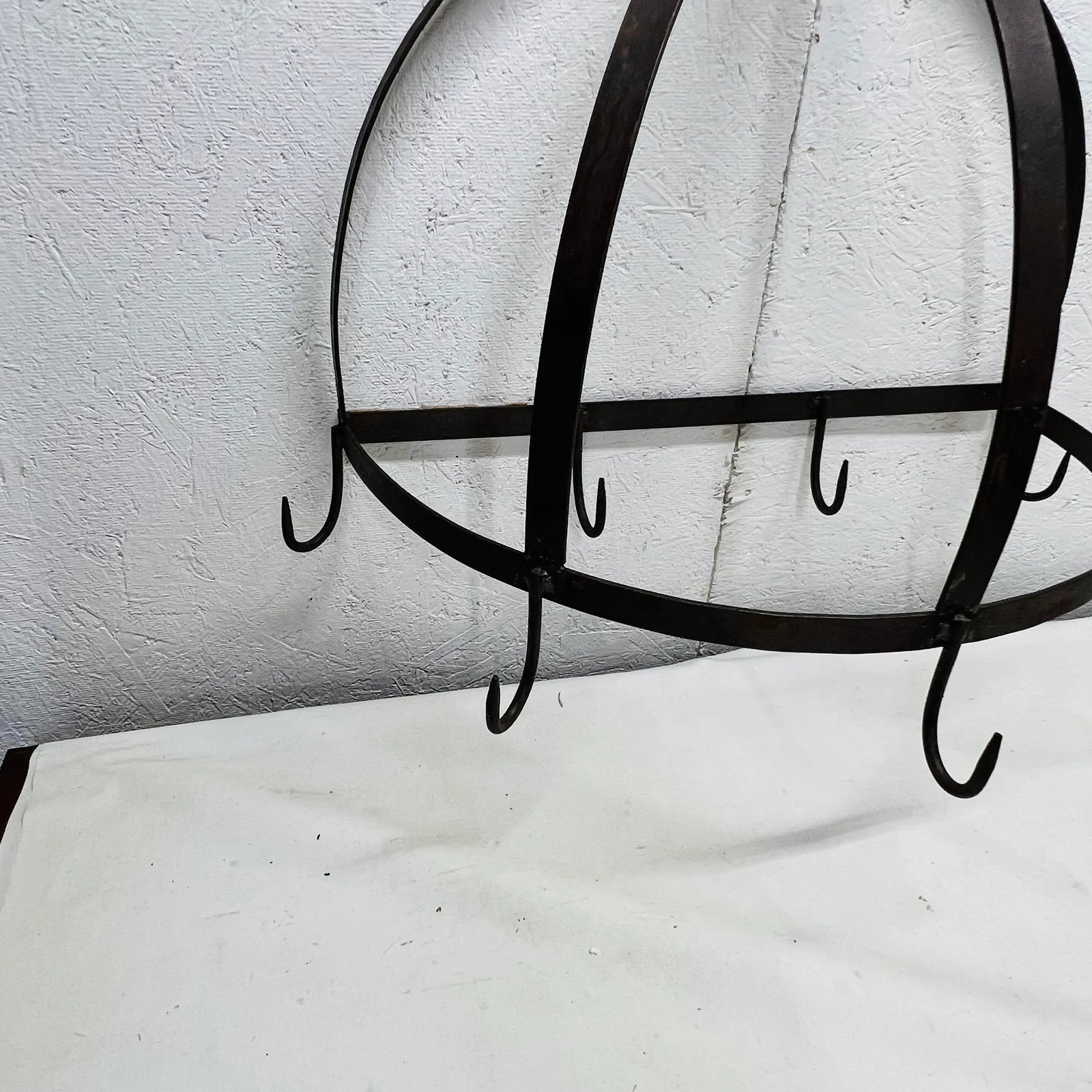 Wall Mount Bulb Shaped Iron Metal Pot Rack With Fleur De Lis, 24" W X 36" H - 4