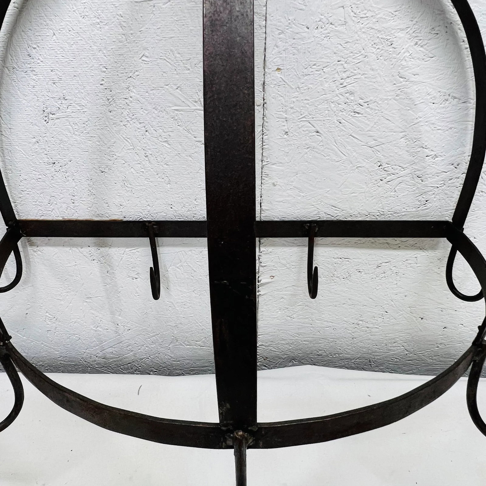 Wall Mount Bulb Shaped Iron Metal Pot Rack With Fleur De Lis, 24" W X 36" H - 6