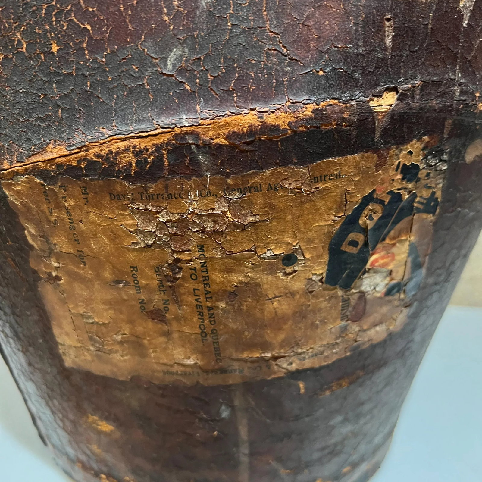 Distressed Leather Box With Red Silk, American Colonial Style, 1800s - 5
