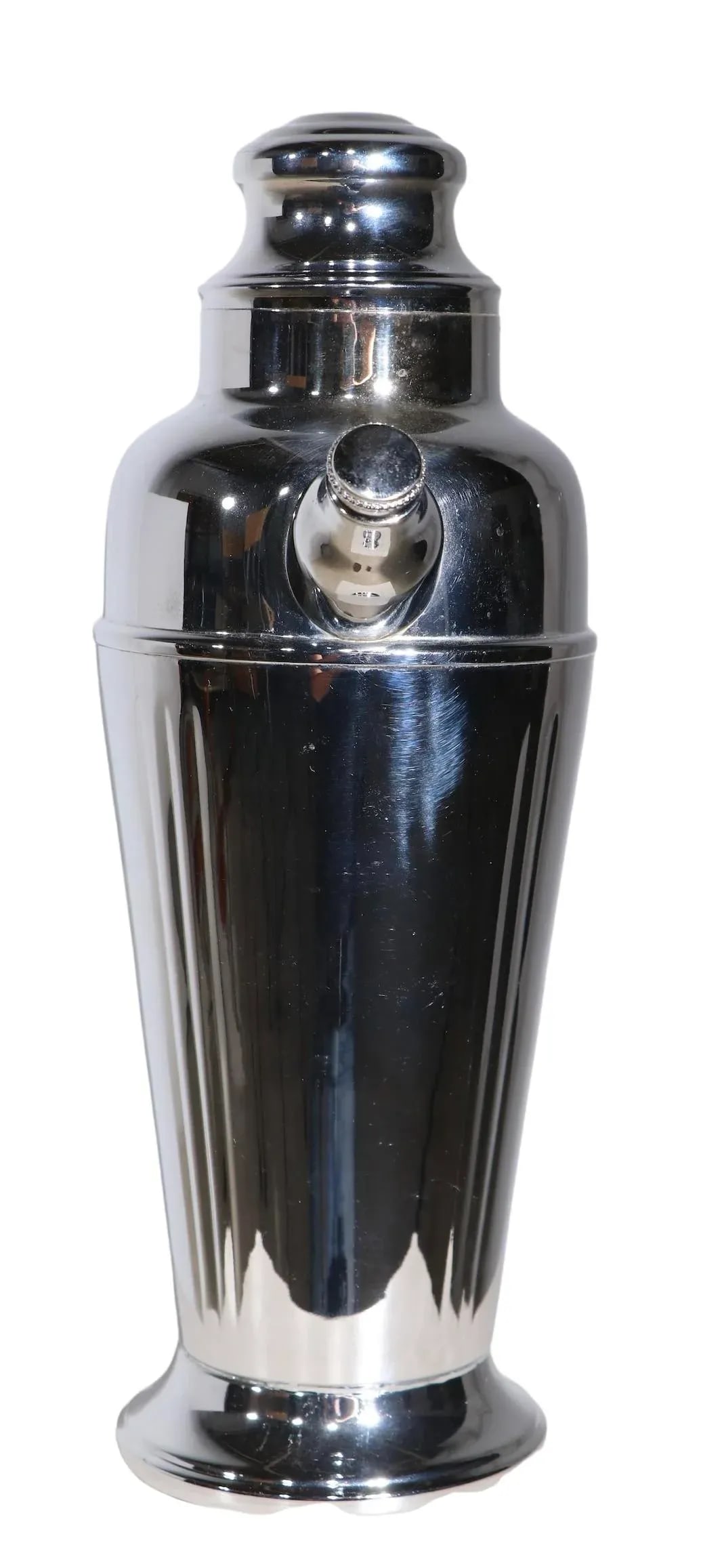 Art Deco Chrome Cocktail Shaker With Red Bakelite Handle - 5