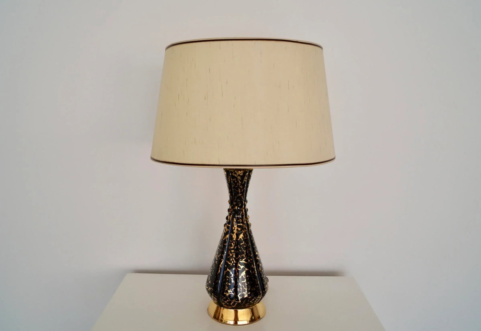 1950's Hollywood Regency Porcelain Table Lamp - 4