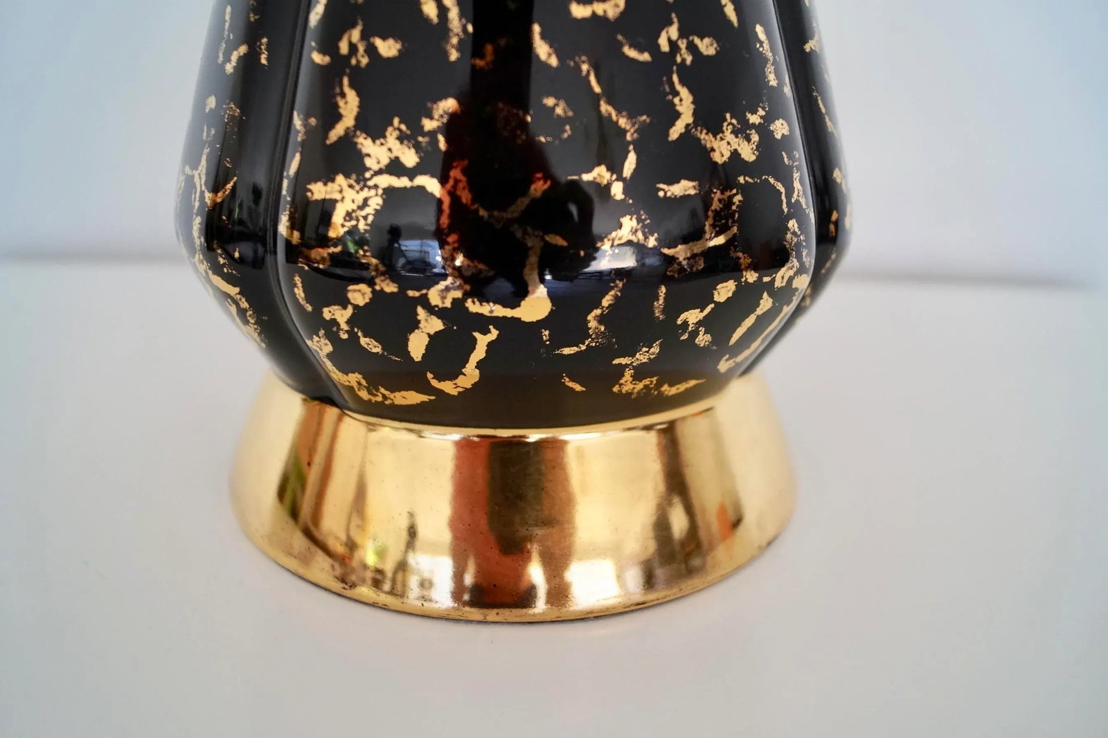 1950's Hollywood Regency Porcelain Table Lamp - 5