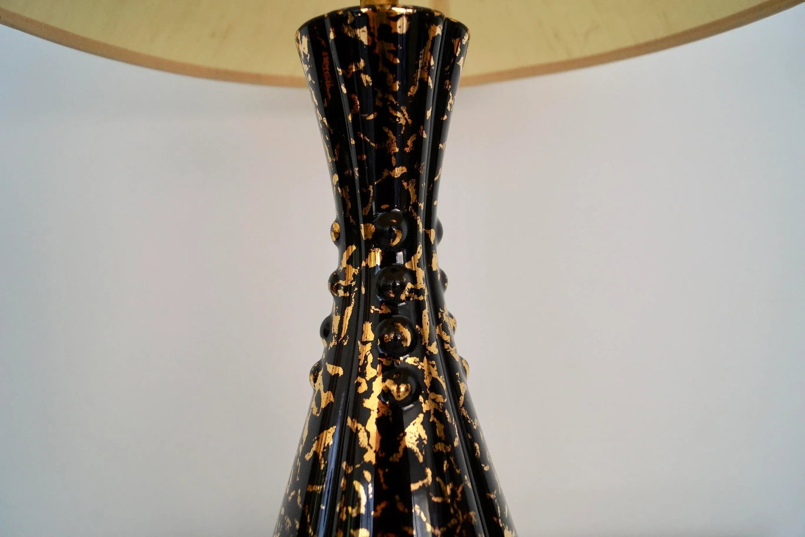 1950's Hollywood Regency Porcelain Table Lamp - 7