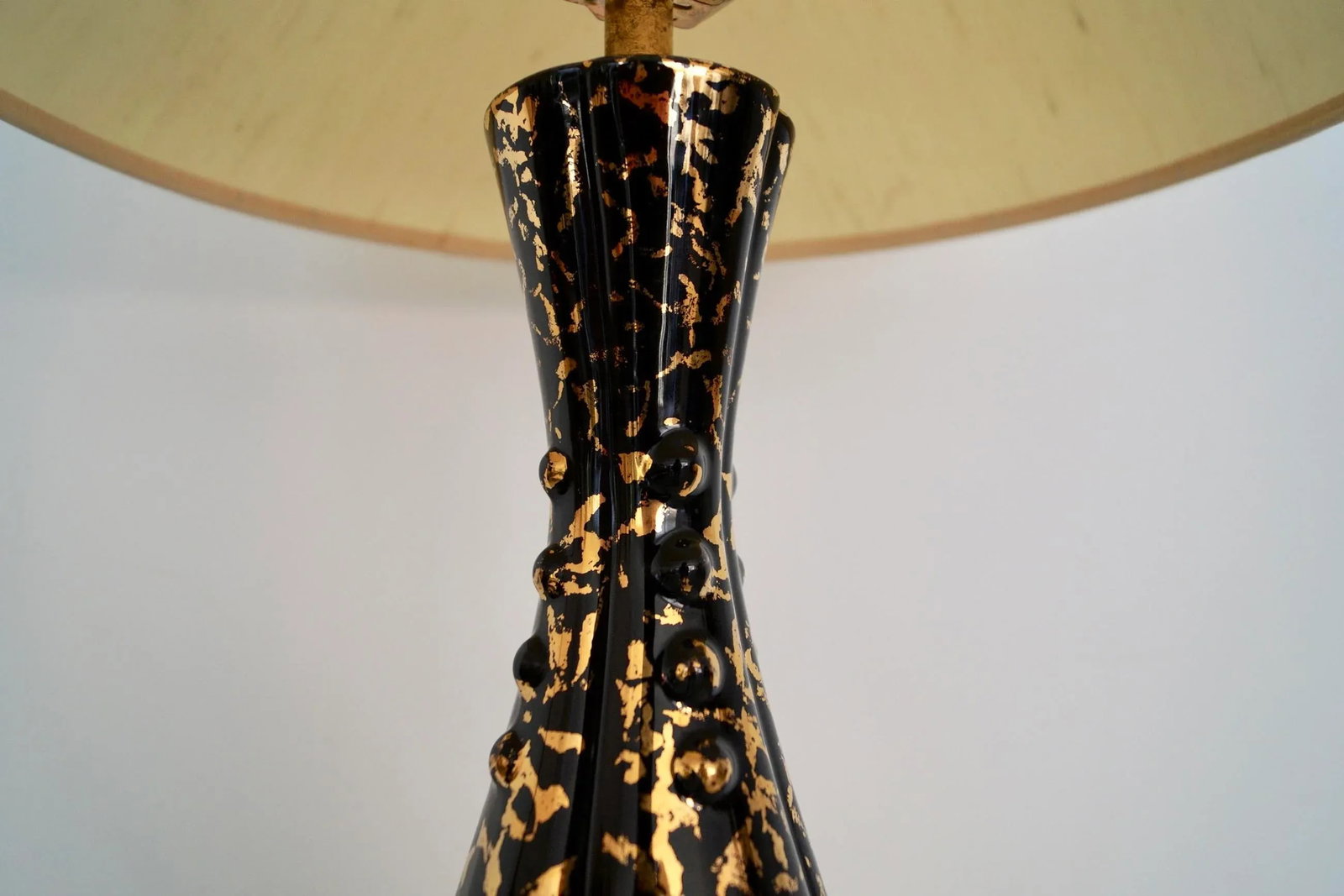 1950's Hollywood Regency Porcelain Table Lamp - 9