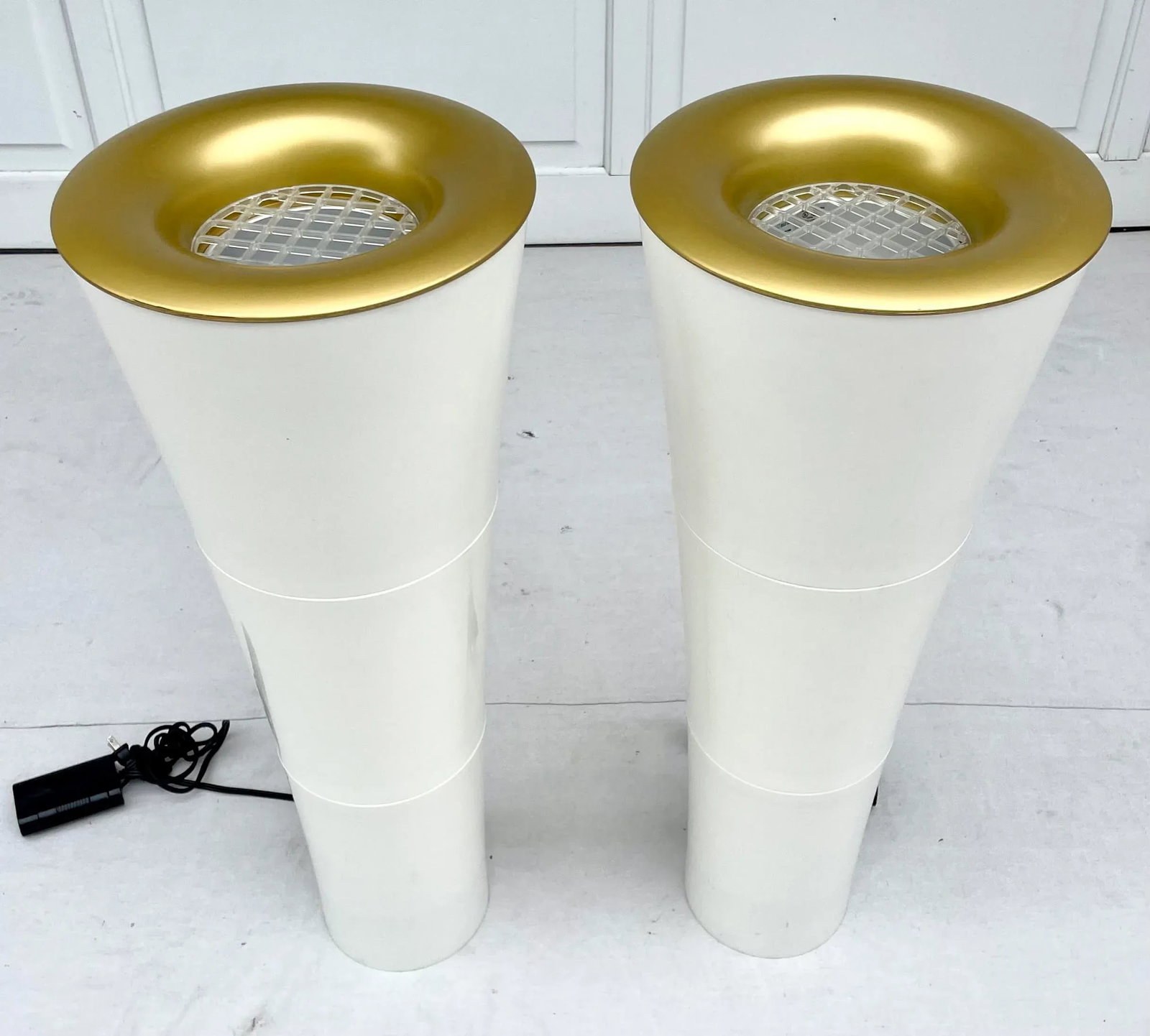 1980's Postmodern Kaoyi Japan Cone Floor Lamps - a Pair - 3