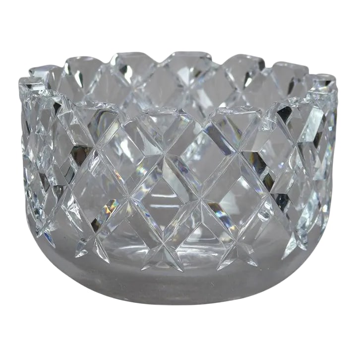 Orrefors Sofiero Cut Lead Crystal Fruit Bowl 20th Century: A crystal fruit bowl by Orrefors in the Sofiero pattern offers checkered diamond pattern with original label and signature as photographed, 20th century. Measures - 5.5'' H X 8'' W X 8'' D.