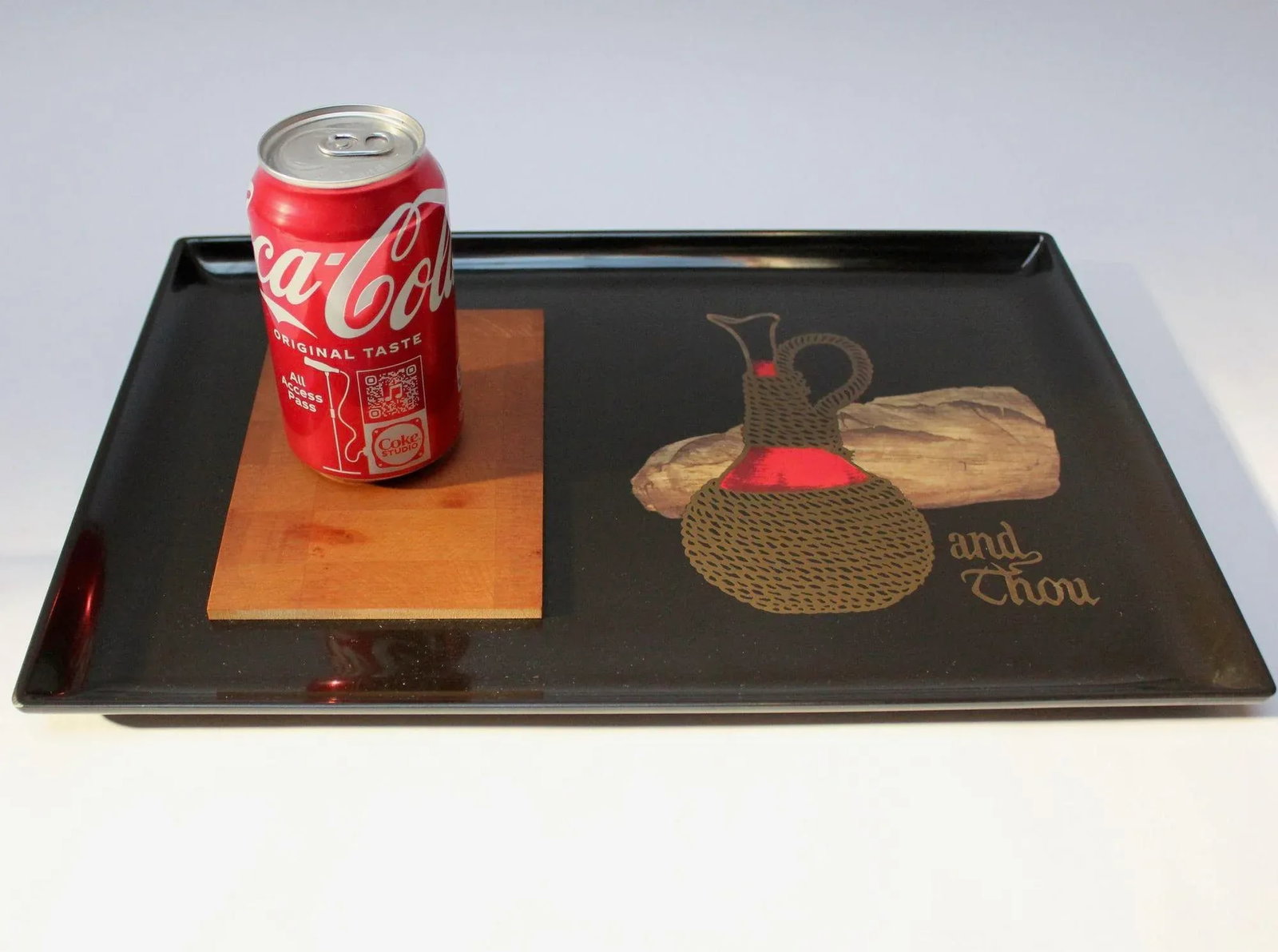 Large Mid-Century Black Resin and Maple Inlaid "Loaf"/Carafe"/"And Thou" Cheese Board by Couroc - 5