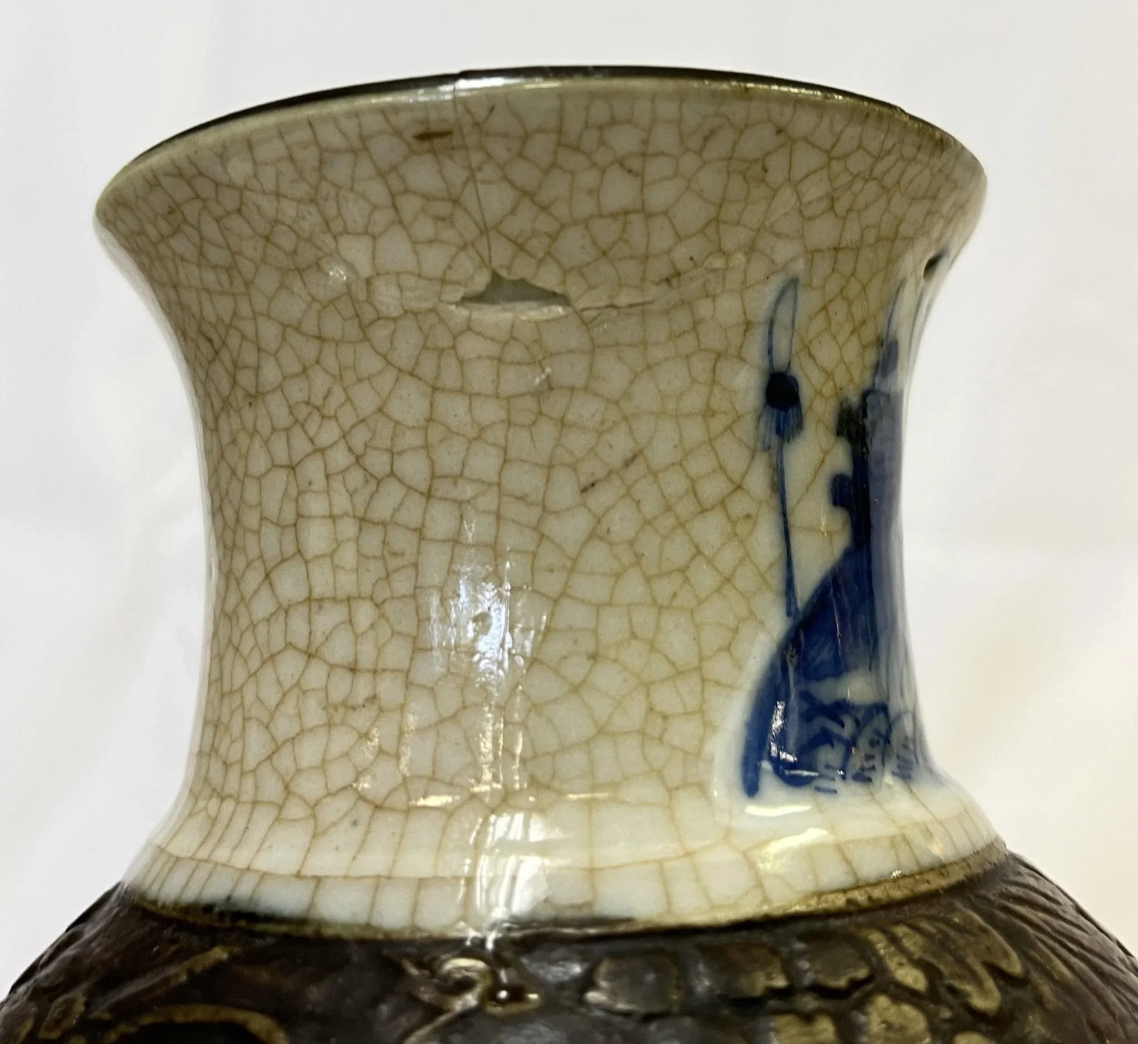 Early 20th Century Chinoiserie Hand Painted Blue and White Crackle Finish Porcelain Vase - 11