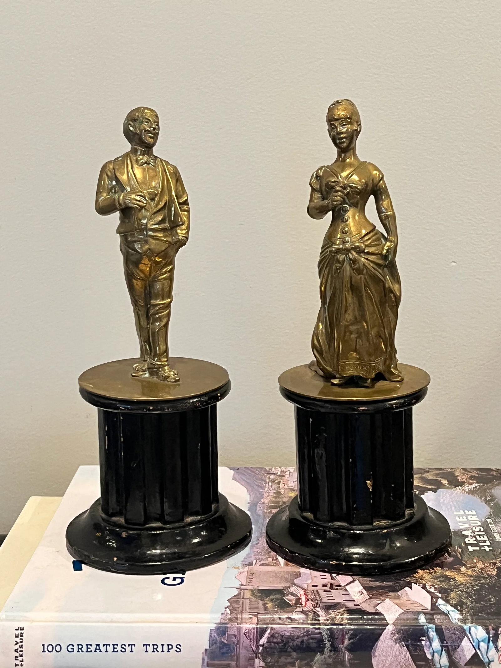 Late 19th Century Pair of Bronze Victorian Figures Mounted on Wooden Plinths - 10