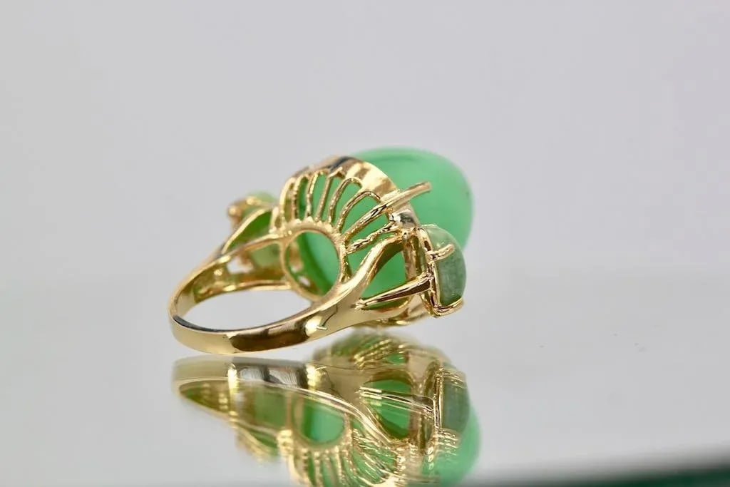18k Bullet Chalcedony and Jade 3 Stone Ring - 3