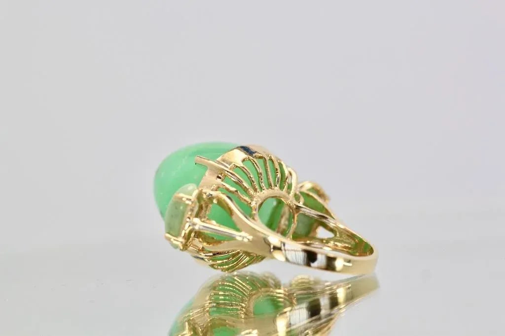 18k Bullet Chalcedony and Jade 3 Stone Ring - 4