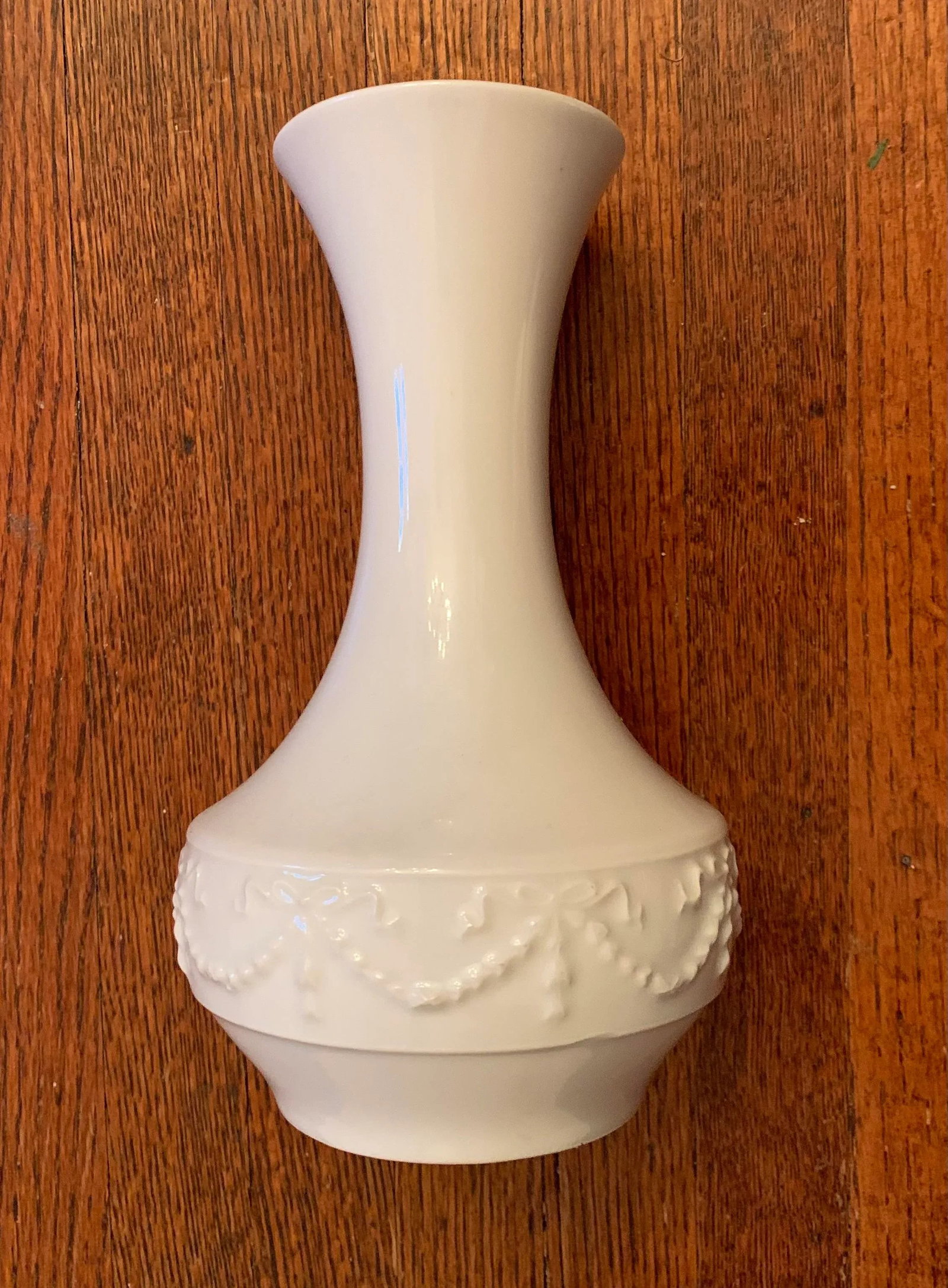 1960s White Relief Porcelain Vase by Royal Porzellan - 6
