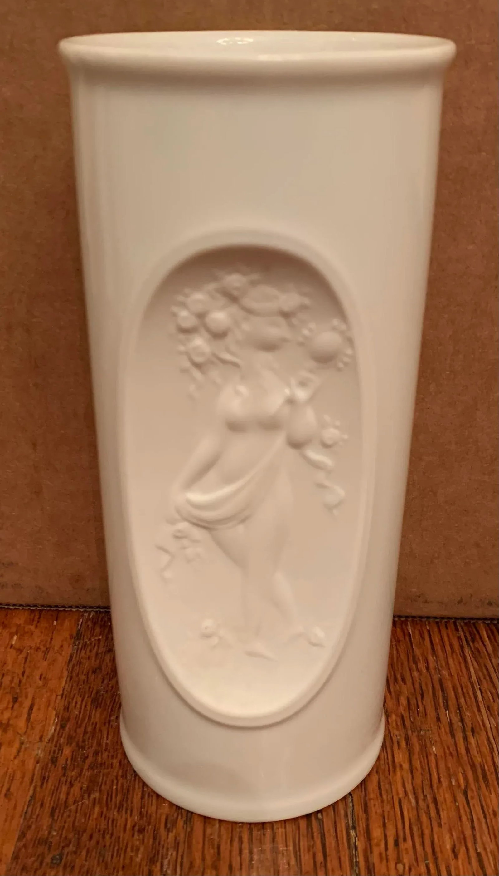 1960s White Relief Op Art Porcelain Vase by Rosenthal Studio-Linie - 5
