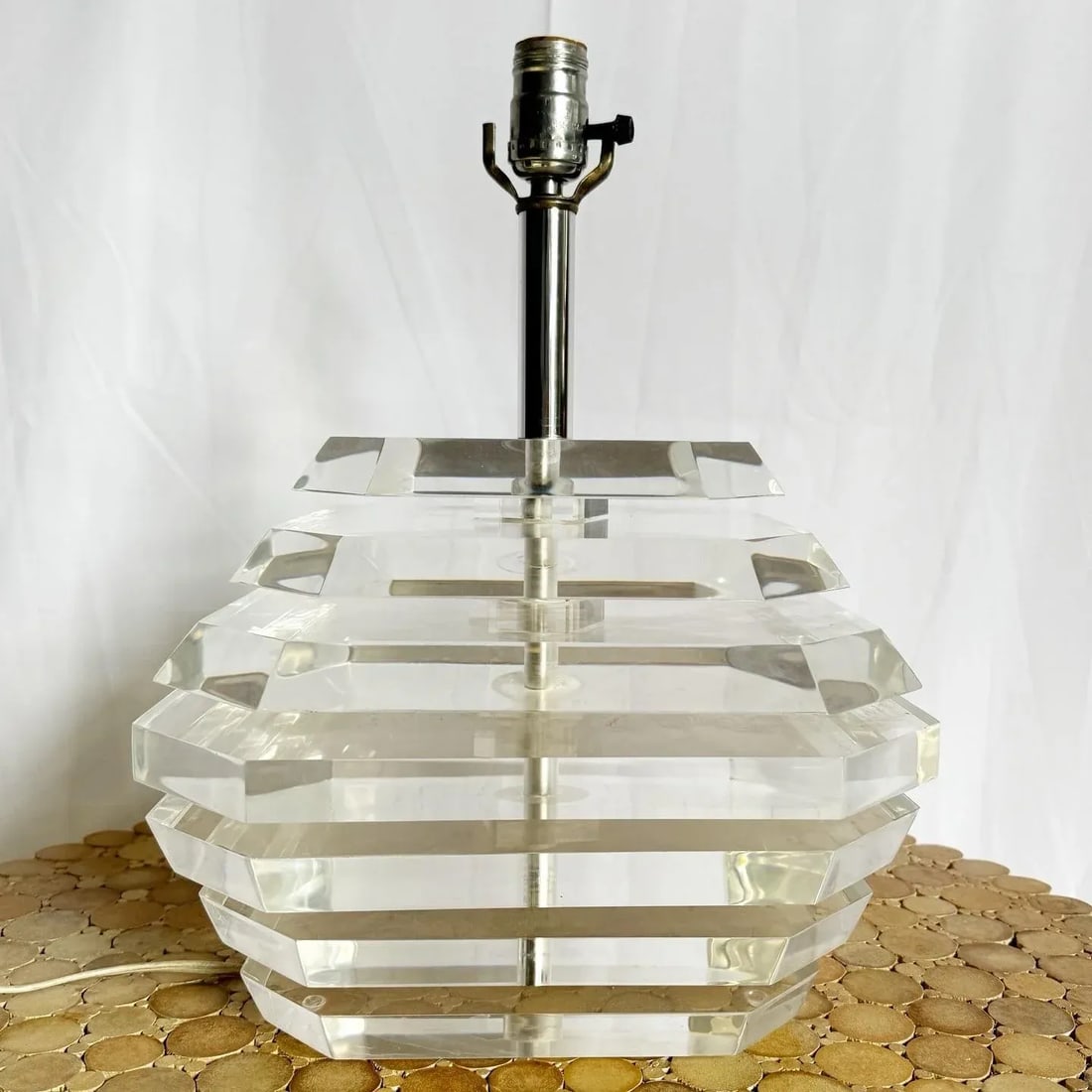 Postmodern Chunky Stacked Lucite Table Lamp - 3