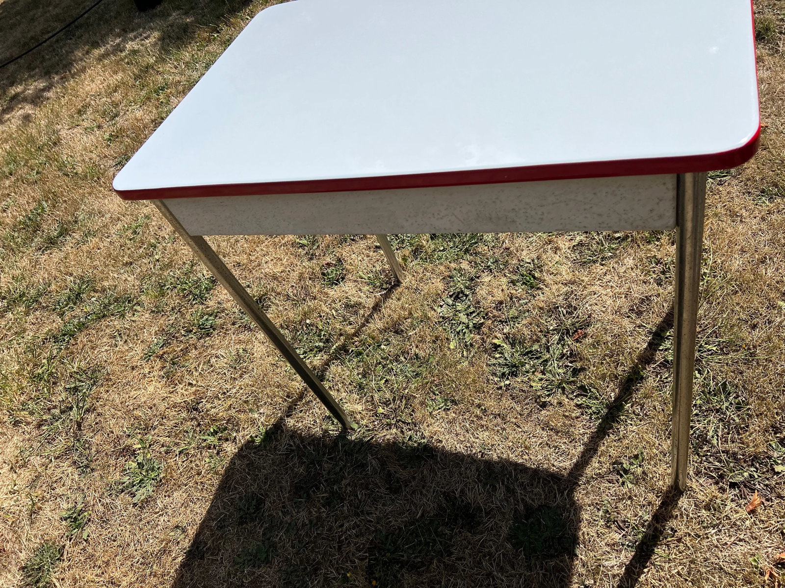 Charming Farmhouse Style White Enamel Top Table - 8