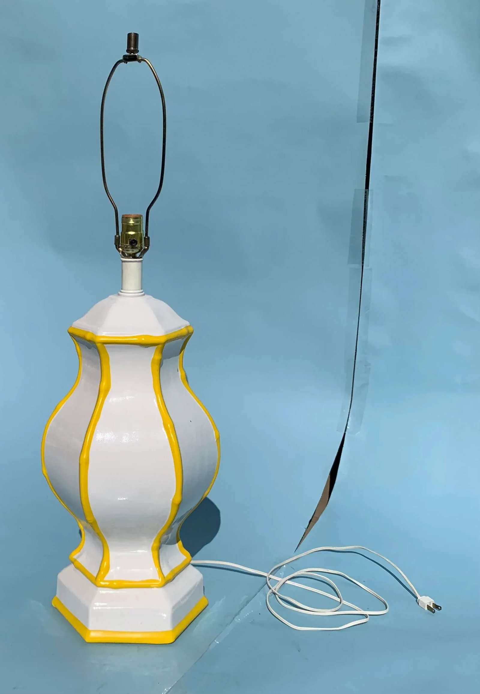 1960s Vintage Painted Ceramic Hexagonal Table Lamp - 4