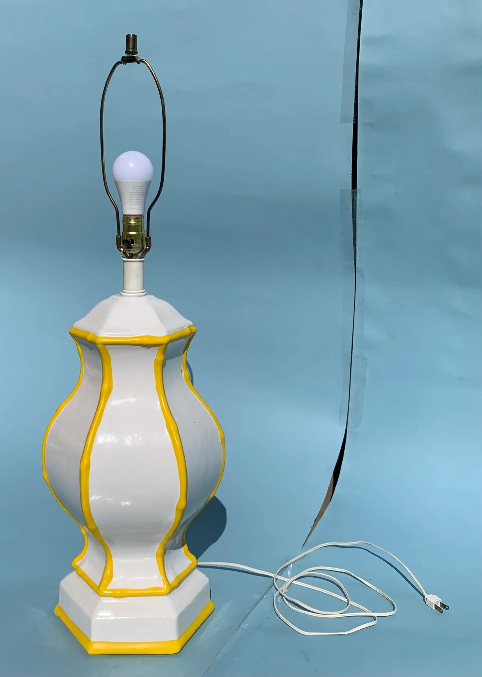 1960s Vintage Painted Ceramic Hexagonal Table Lamp - 5