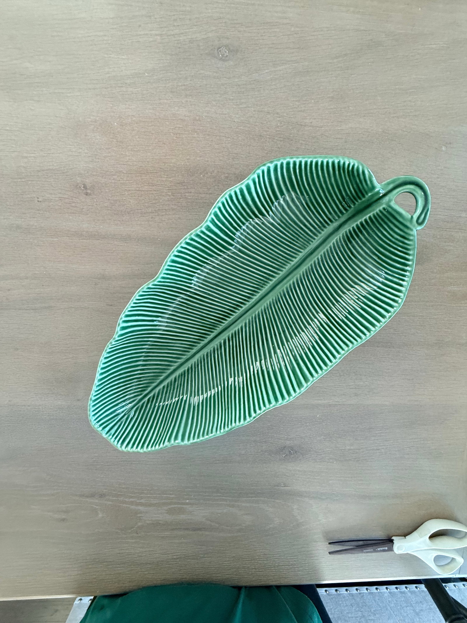 Large Vintage Bordallo Pinheiro Leaf Bowl - 10