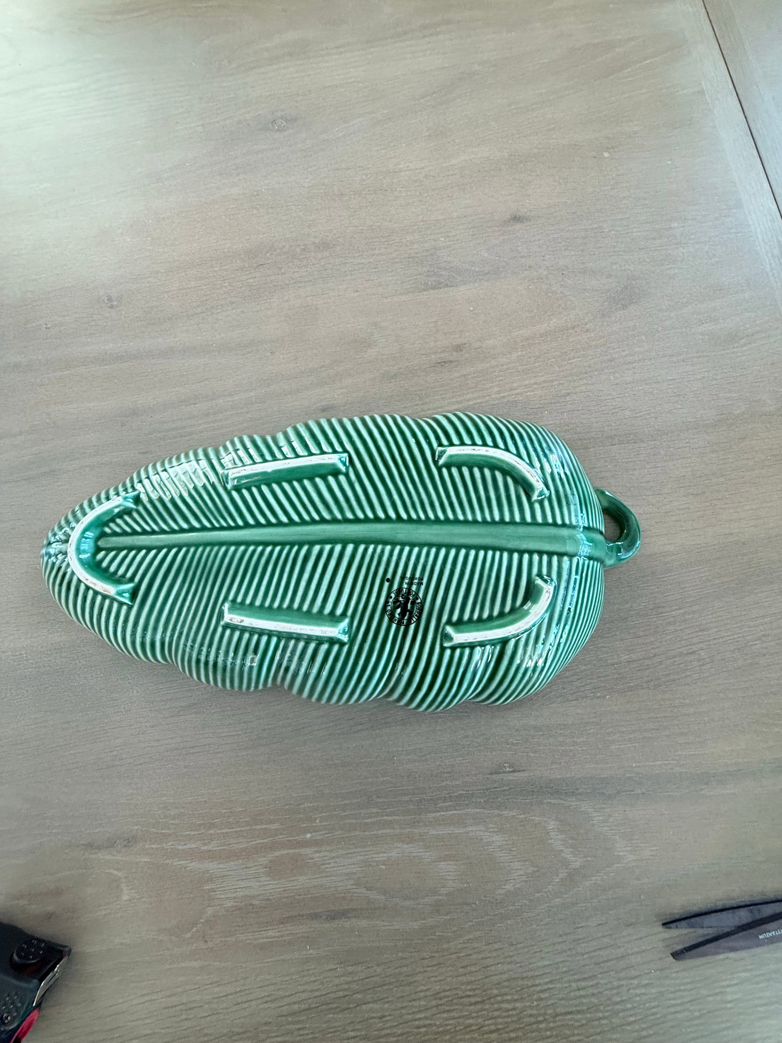 Large Vintage Bordallo Pinheiro Leaf Bowl - 9