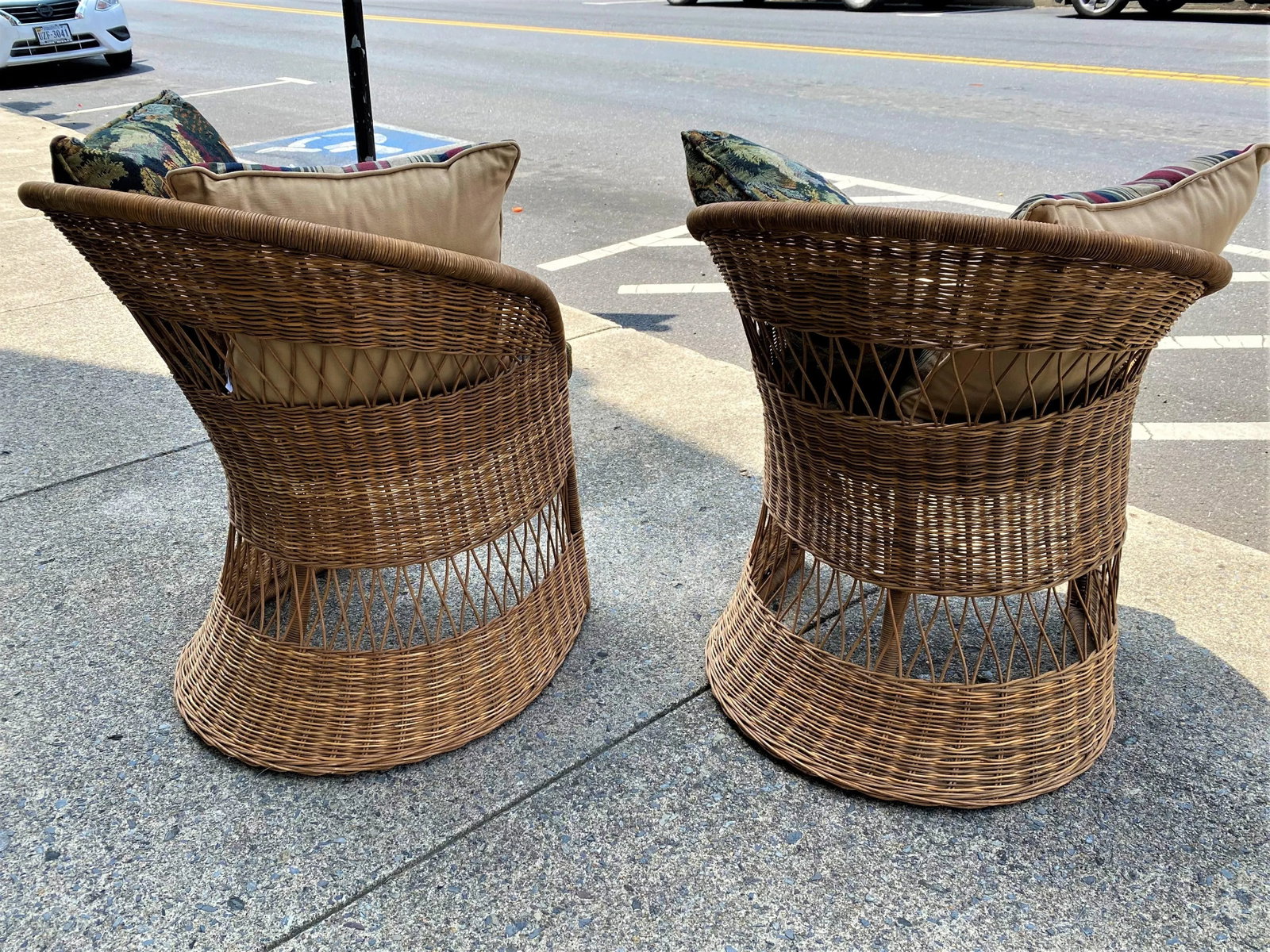 Natural Wicker Mid Century Barrel Chairs With Fishing Upholstery & Pillows - a Pair - 12