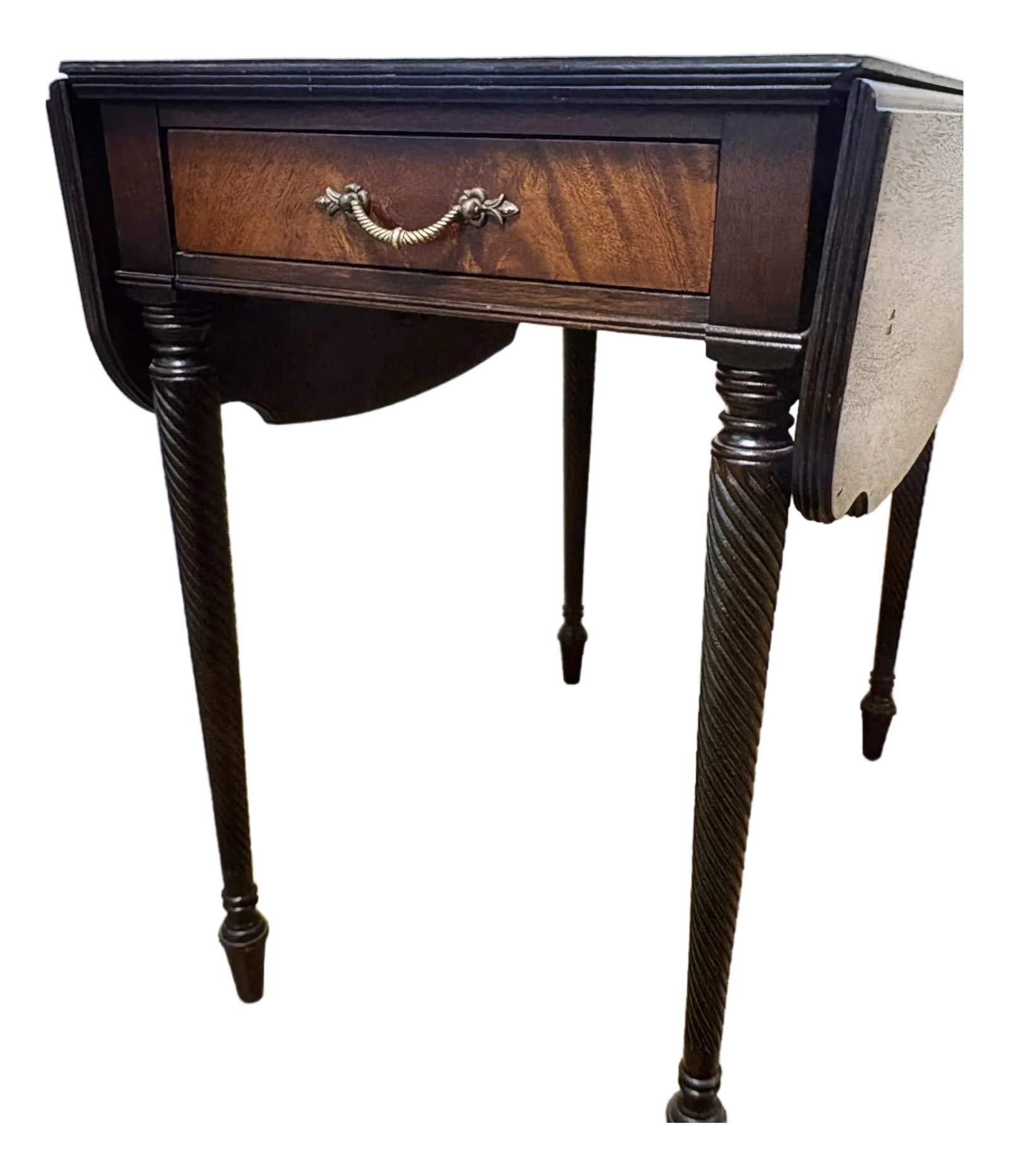 Vintage Mahogany Pembroke Dropleaf Table With Rope Turned Legs: This nice vintage mahogany Pembroke dropleaf table with rope-carved or spiral-turned legs is very nice still to this day. It was made in the late 1900-1930's. It is made of solid mahogany with hand do