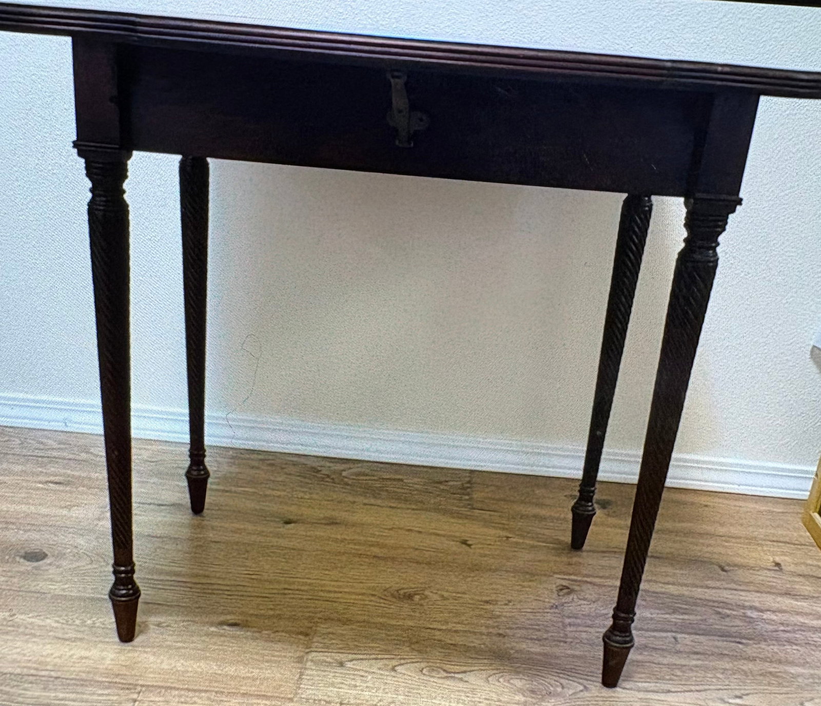 Vintage Mahogany Pembroke Dropleaf Table With Rope Turned Legs - 2