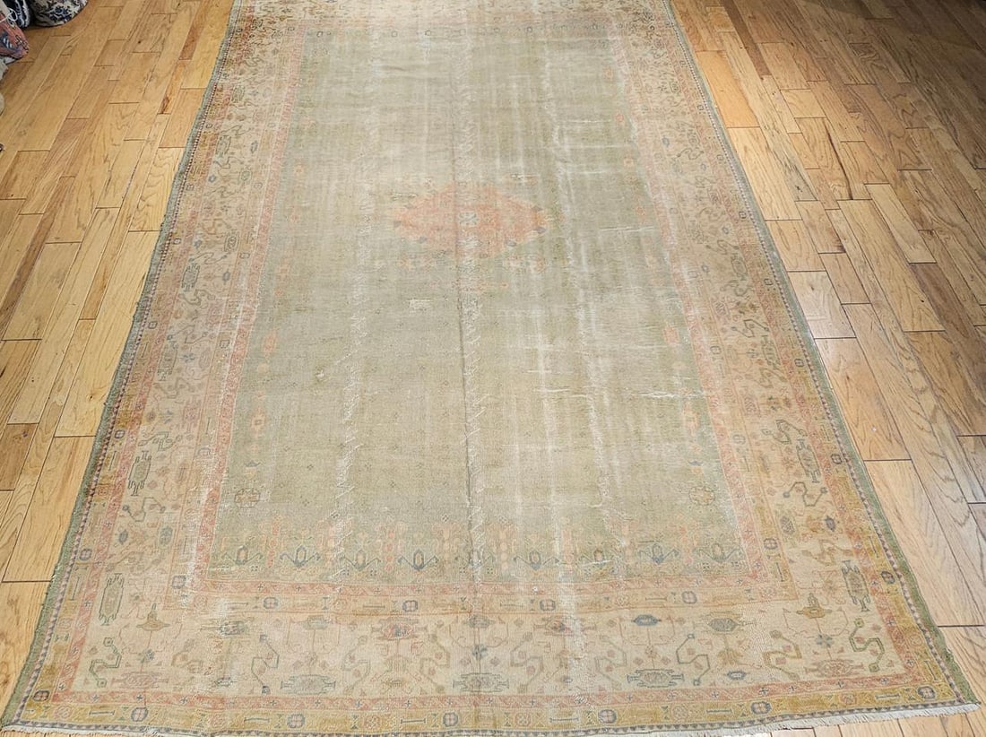 Vintage Turkish Oushak Hand-Knotted Rug in Open Geometric Pattern in Pale Green, Yellow, Pink - 2