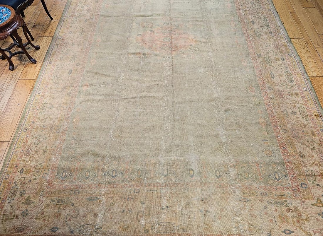 Vintage Turkish Oushak Hand-Knotted Rug in Open Geometric Pattern in Pale Green, Yellow, Pink - 3