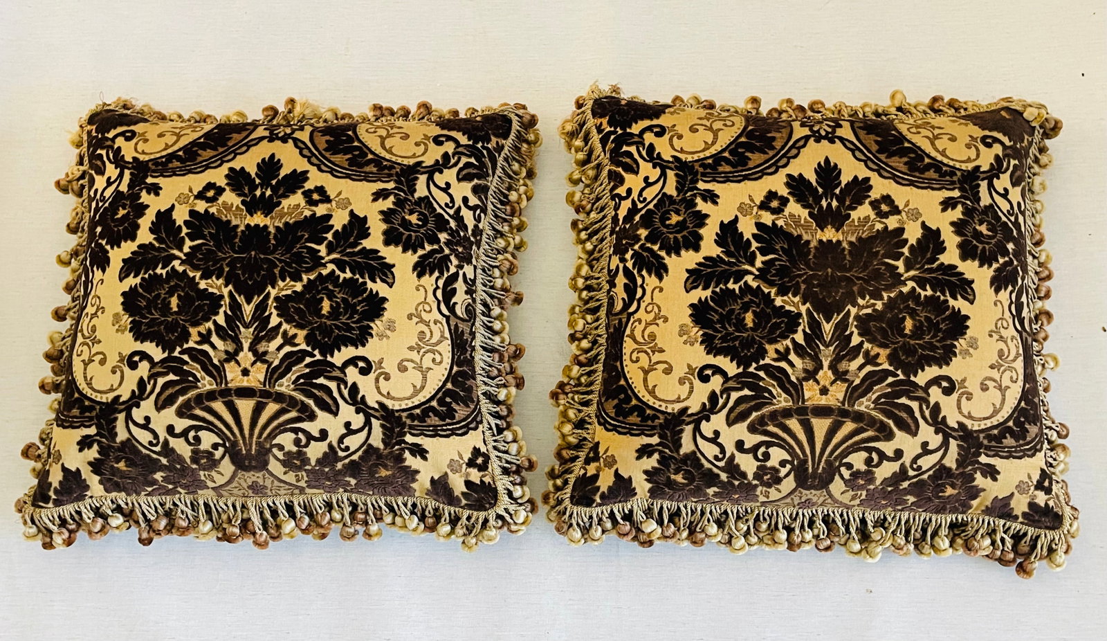 Reduced-Vintage 22" Italian Fortuny Velvet Feather Down Pillows Pair - 3