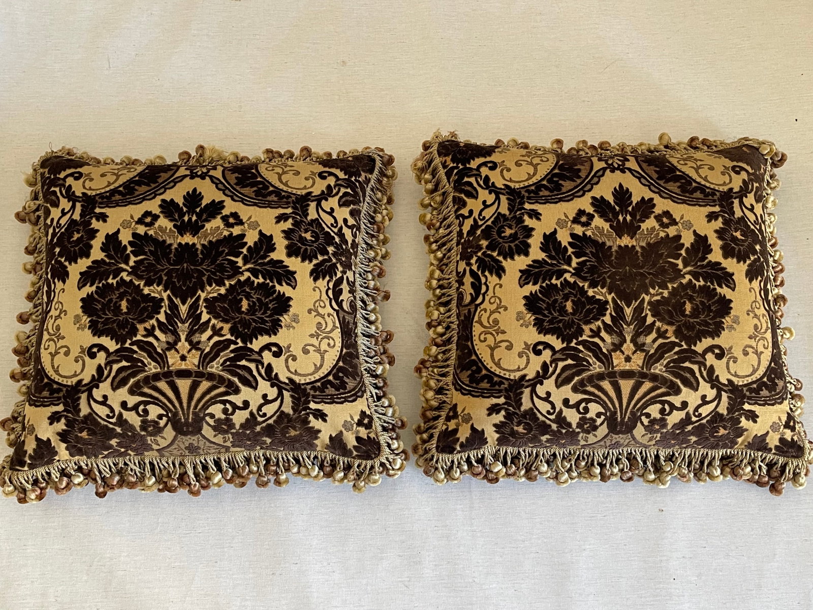 Reduced-Vintage 22" Italian Fortuny Velvet Feather Down Pillows Pair - 4