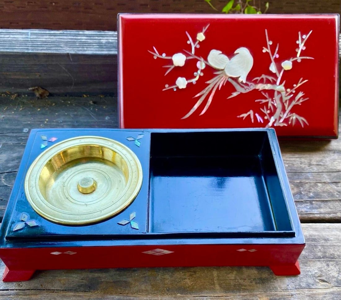 Vintage Japanese Red Lacquer Smoking Box With Mother-of-Pearl Birds and Brass Ash Receiver - 6