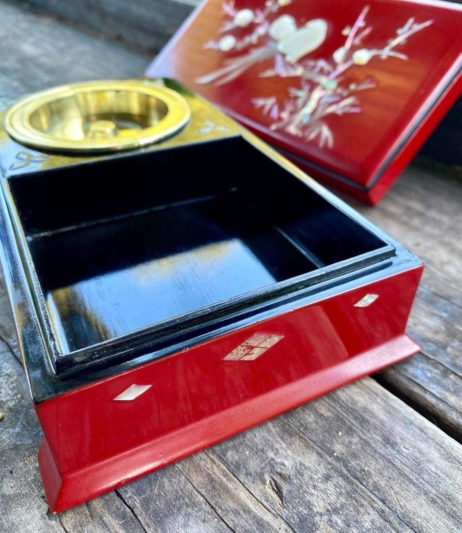 Vintage Japanese Red Lacquer Smoking Box With Mother-of-Pearl Birds and Brass Ash Receiver - 8