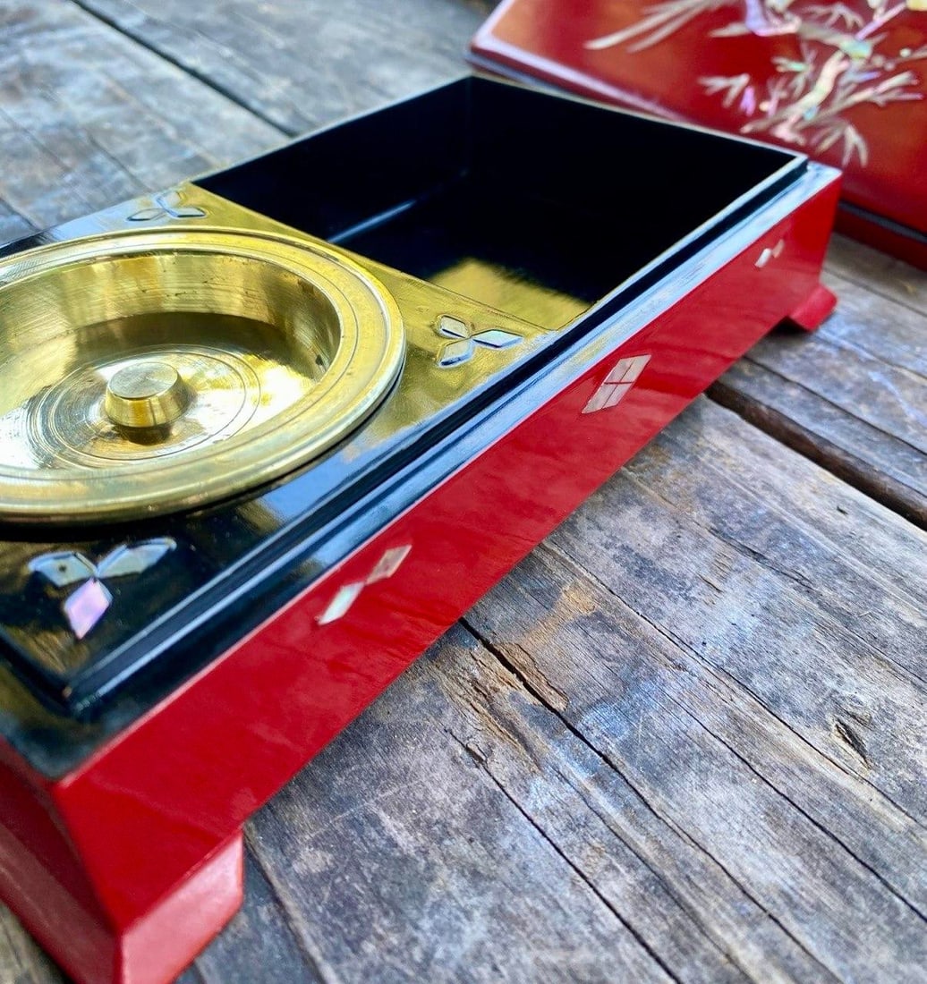 Vintage Japanese Red Lacquer Smoking Box With Mother-of-Pearl Birds and Brass Ash Receiver - 9