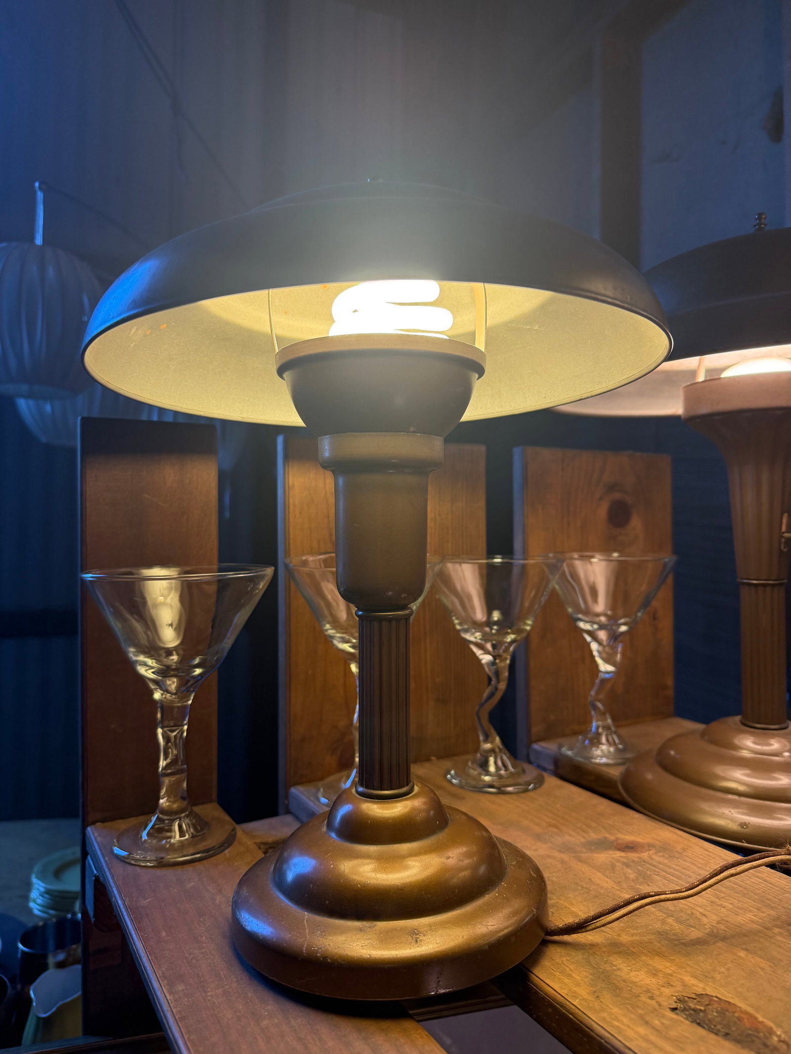 Vintage 1940's Brass Flying Saucer Table Lamp - 4