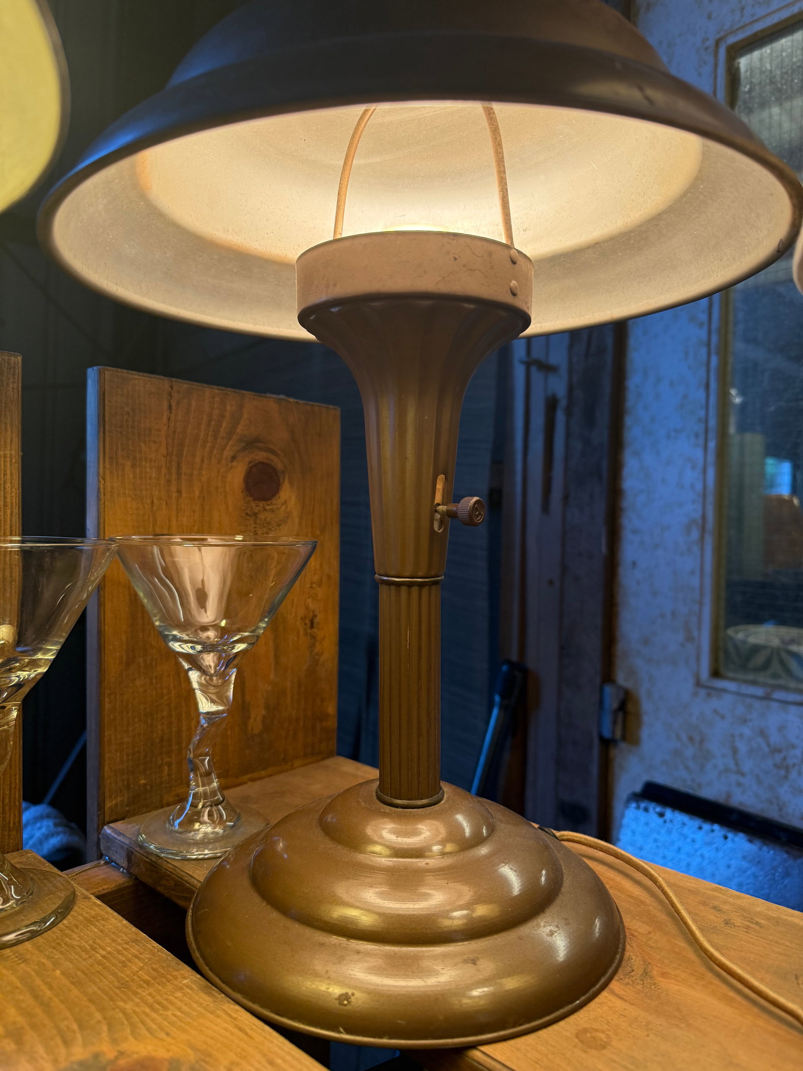 Vintage 1940's Brass Flying Saucer Table Lamp - 5