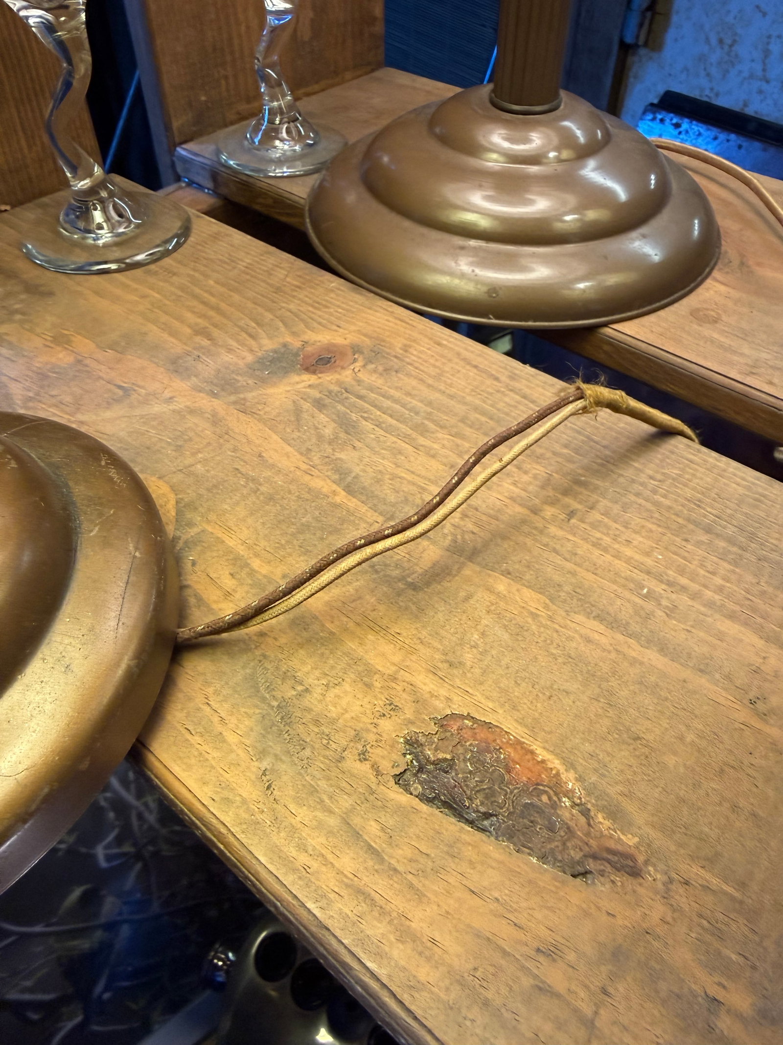 Vintage 1940's Brass Flying Saucer Table Lamp - 6