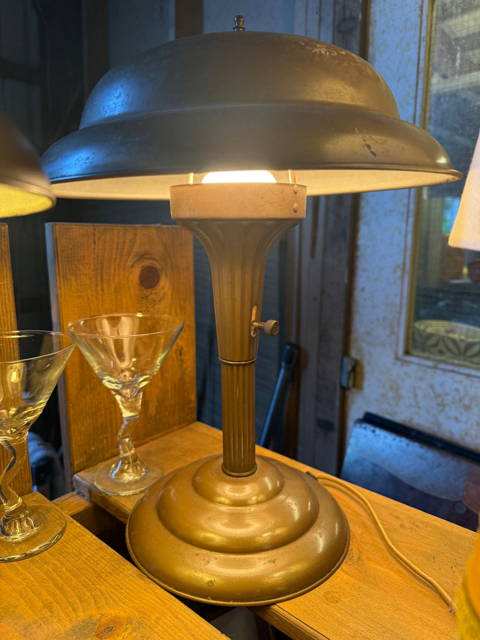 Vintage 1940's Brass Flying Saucer Table Lamp - 7