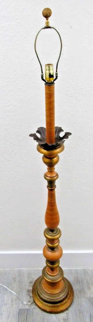 Vintage Parcel-Gilt Wood Candlestick Floor Lamp With Acanthus Leaf Accent Italy - 2