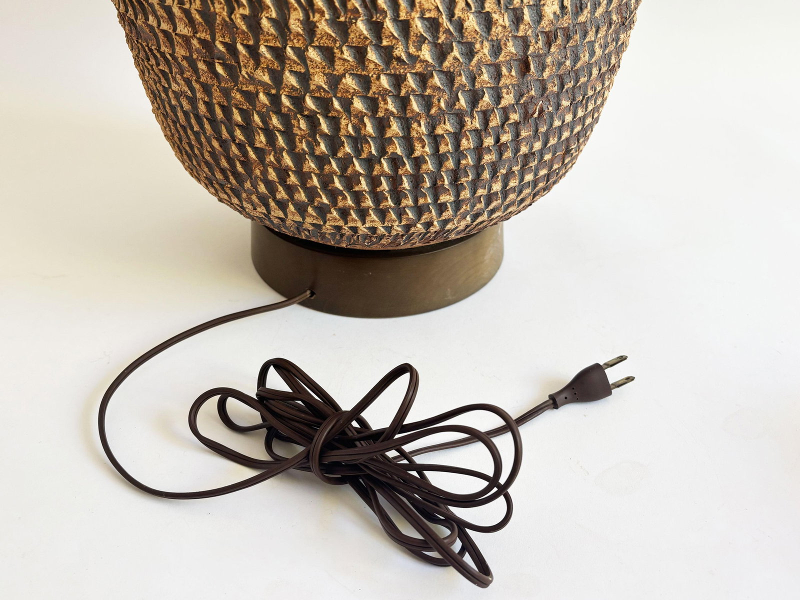 1960s Bob Kinzie Affiliated Craftsmen Studio Mid Century Textured Monumental Pottery Table Lamp - 6