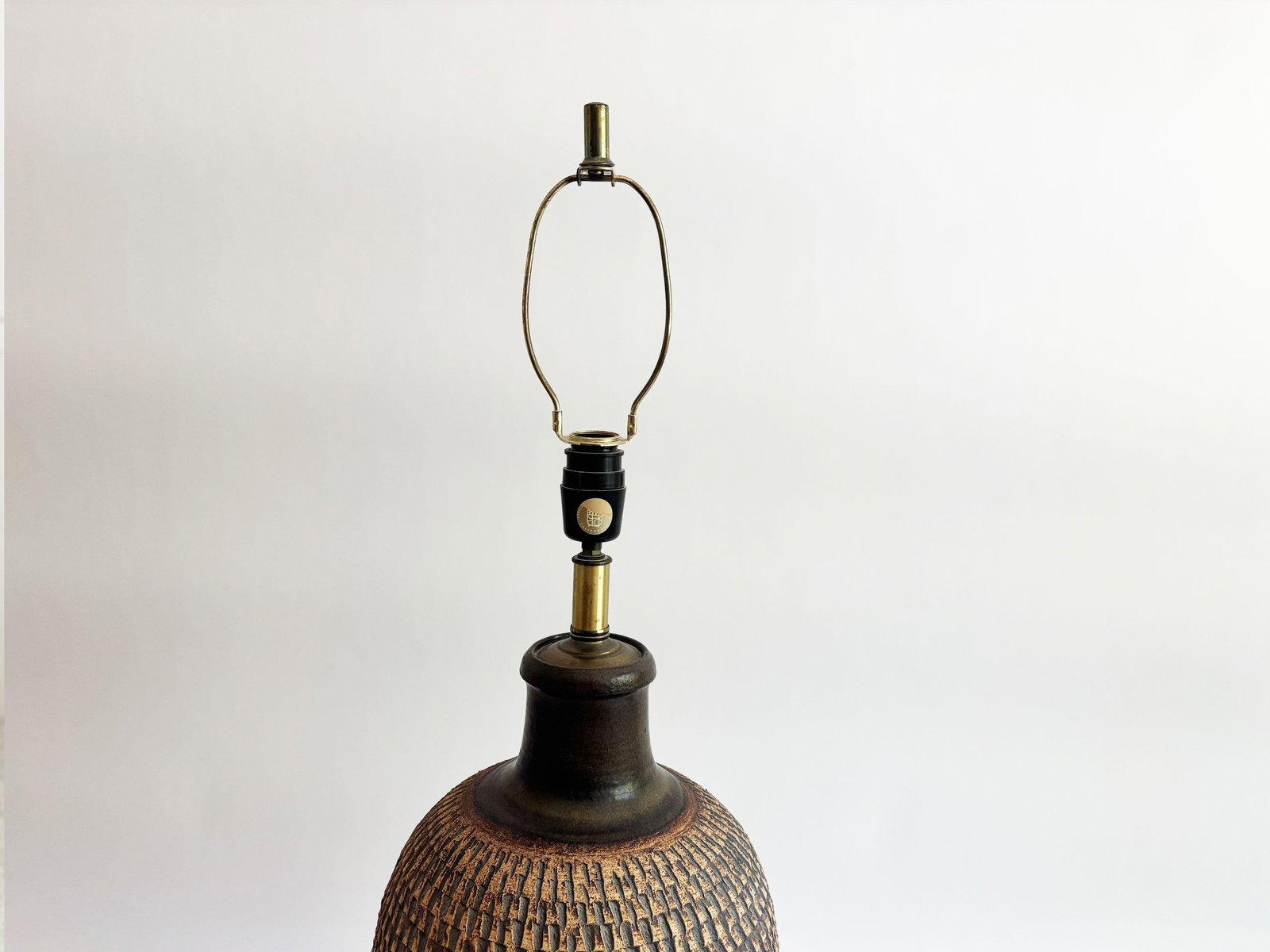 1960s Bob Kinzie Affiliated Craftsmen Studio Mid Century Textured Monumental Pottery Table Lamp - 9