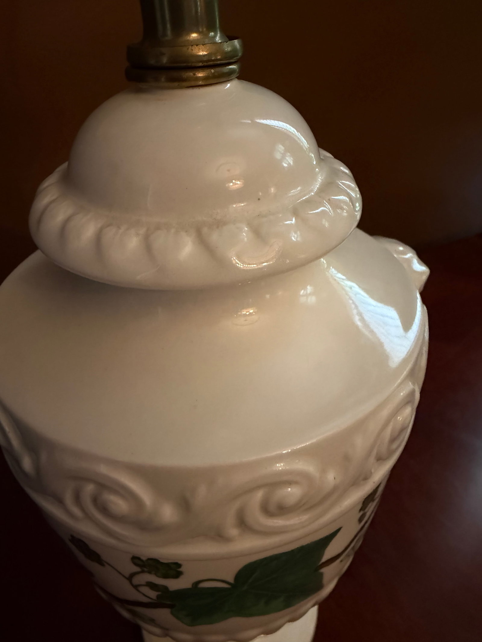 Wedgwood Napoleon Ivy Porcelain Table Lamp Ram's Head ca.1960s - 11