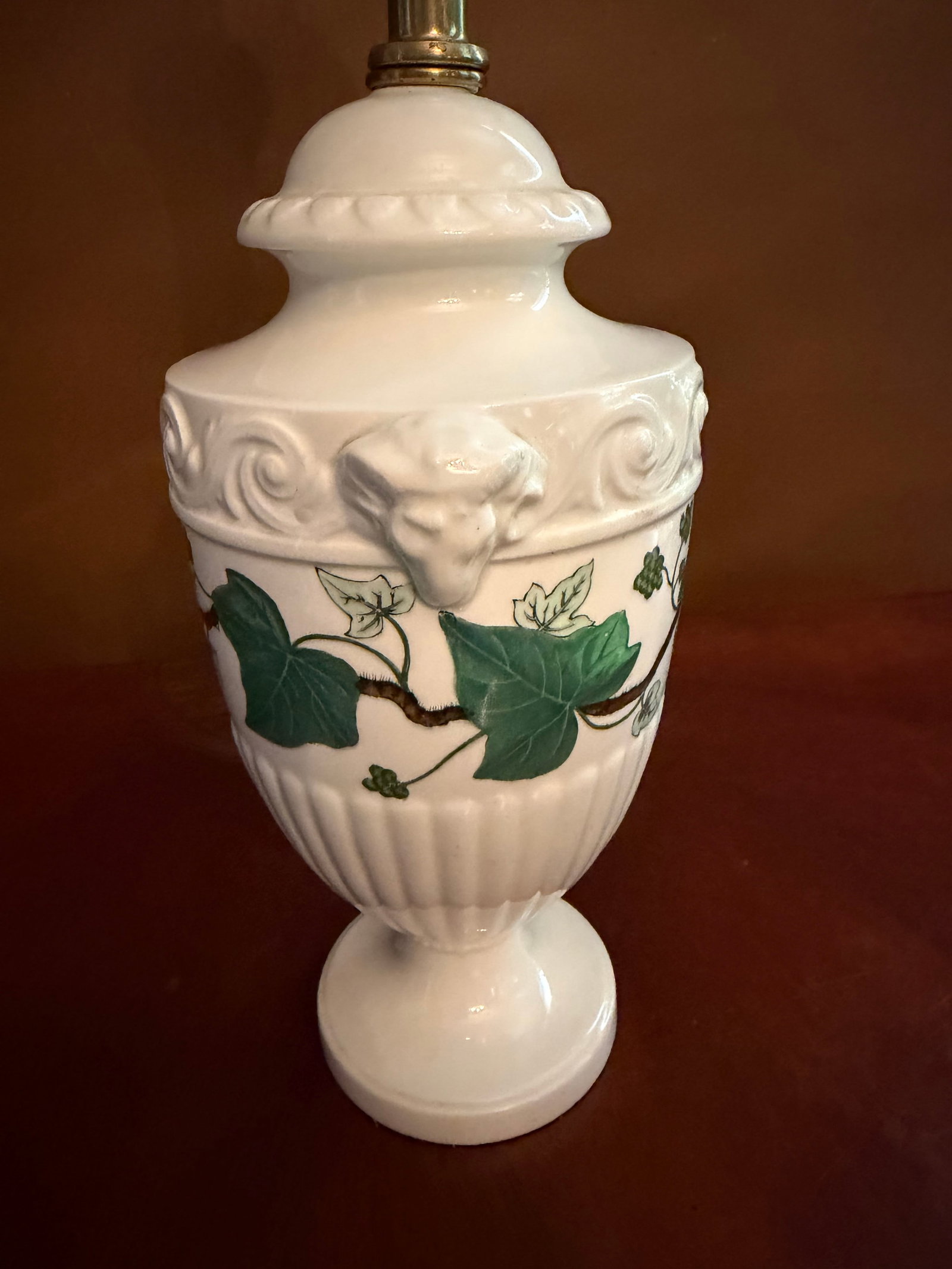 Wedgwood Napoleon Ivy Porcelain Table Lamp Ram's Head ca.1960s - 14