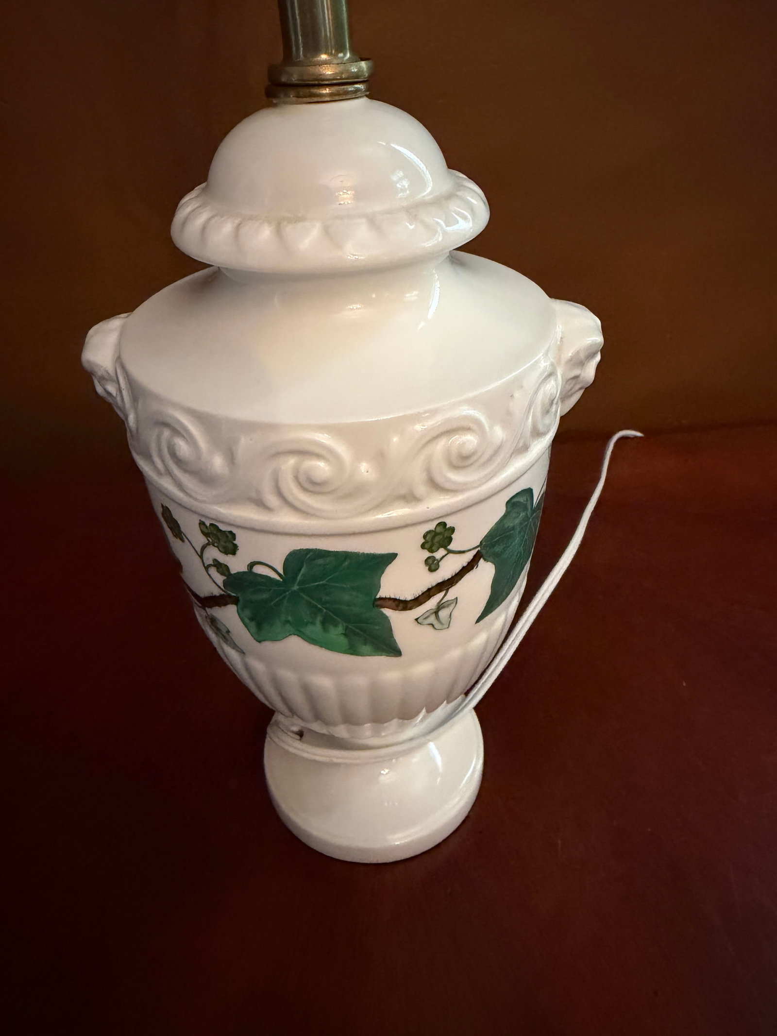 Wedgwood Napoleon Ivy Porcelain Table Lamp Ram's Head ca.1960s - 15
