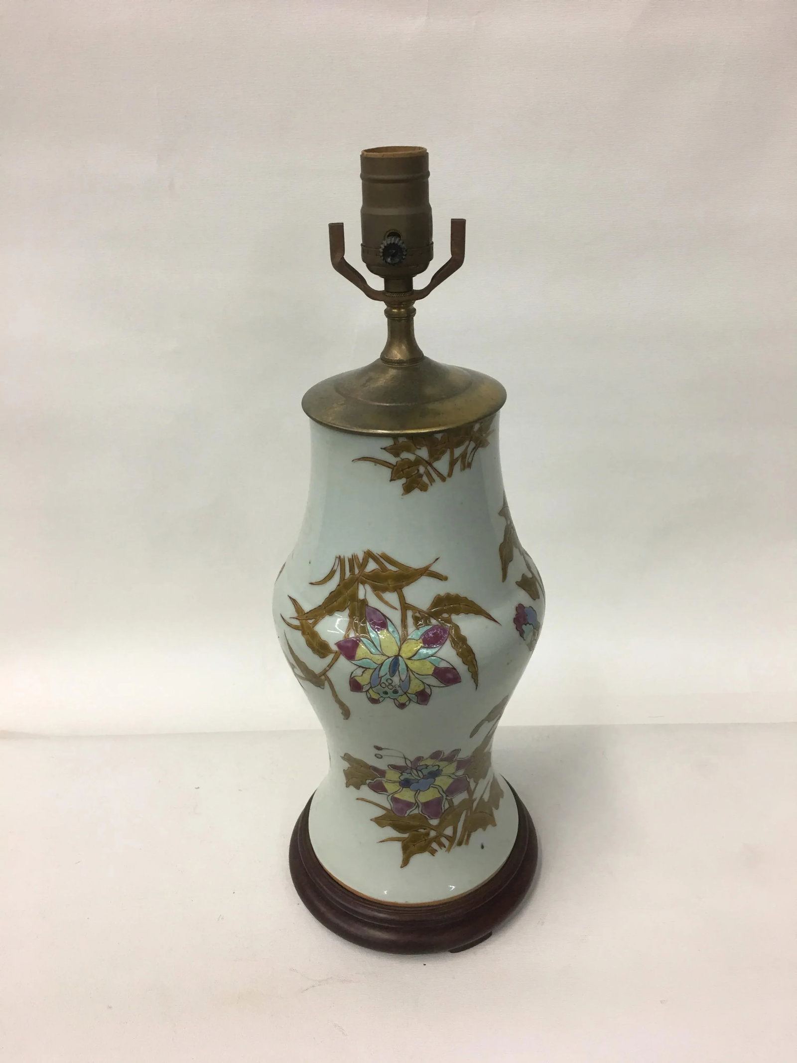 Vintage Lotus Flower Vase Shaped Table Lamp - 2