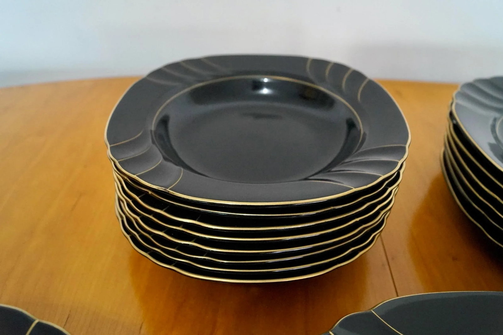 1980's Art Deco Hollywood Regency 43-Piece Ranmaru China Dinnerware Set - 6