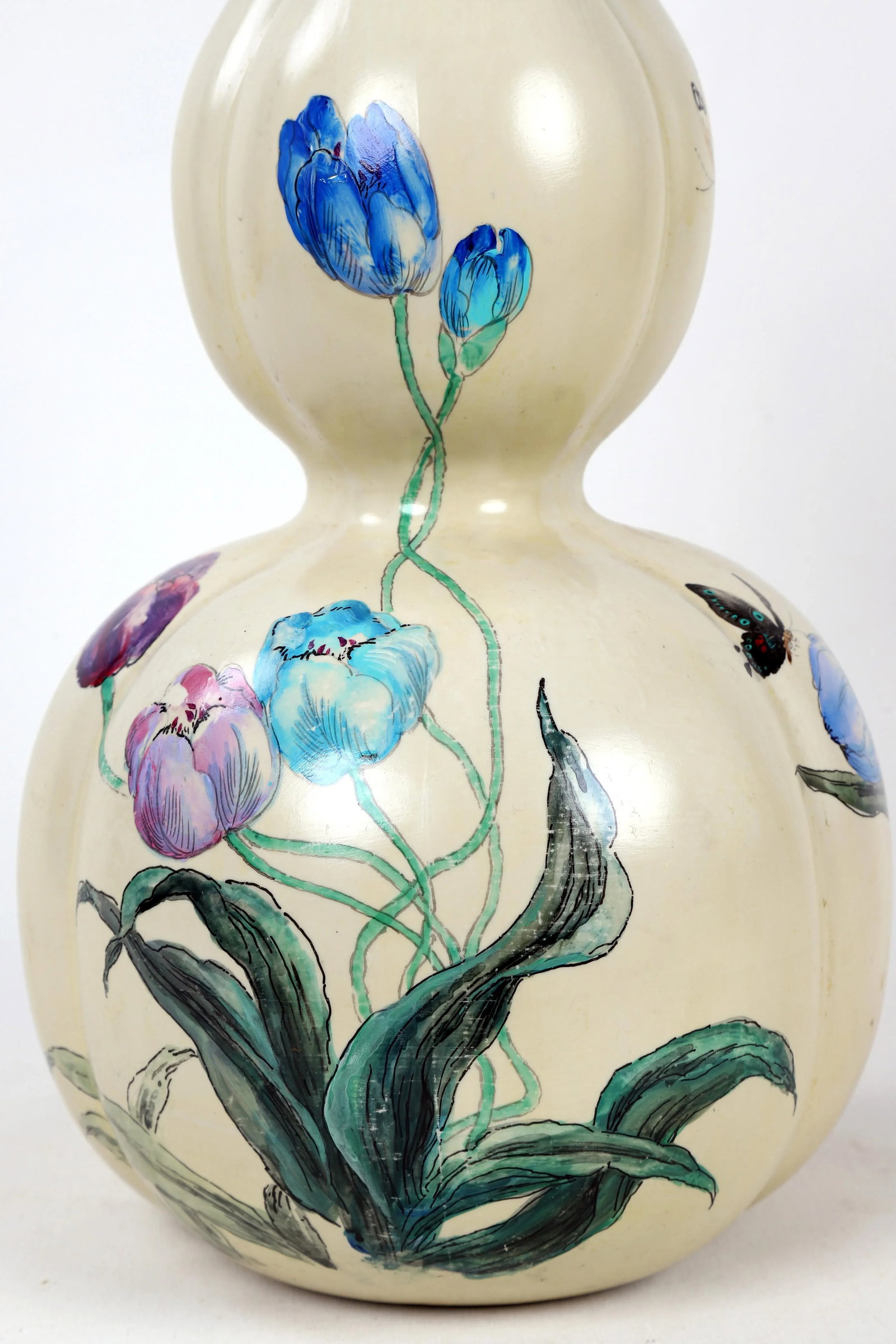 Vintage Off-White Conjoined Triple Gourd Vase With Flower Motif - 5
