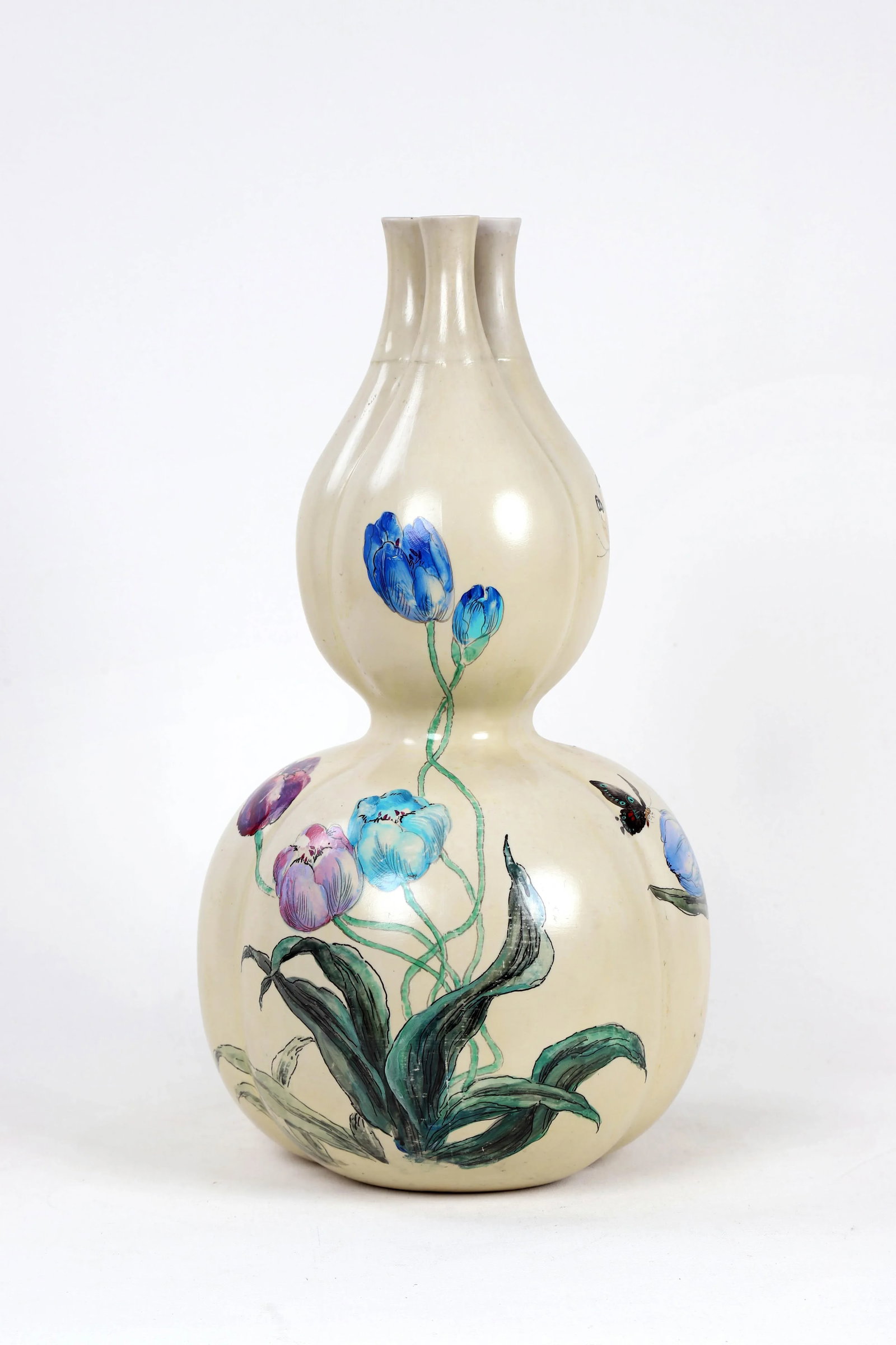 Vintage Off-White Conjoined Triple Gourd Vase With Flower Motif - 9