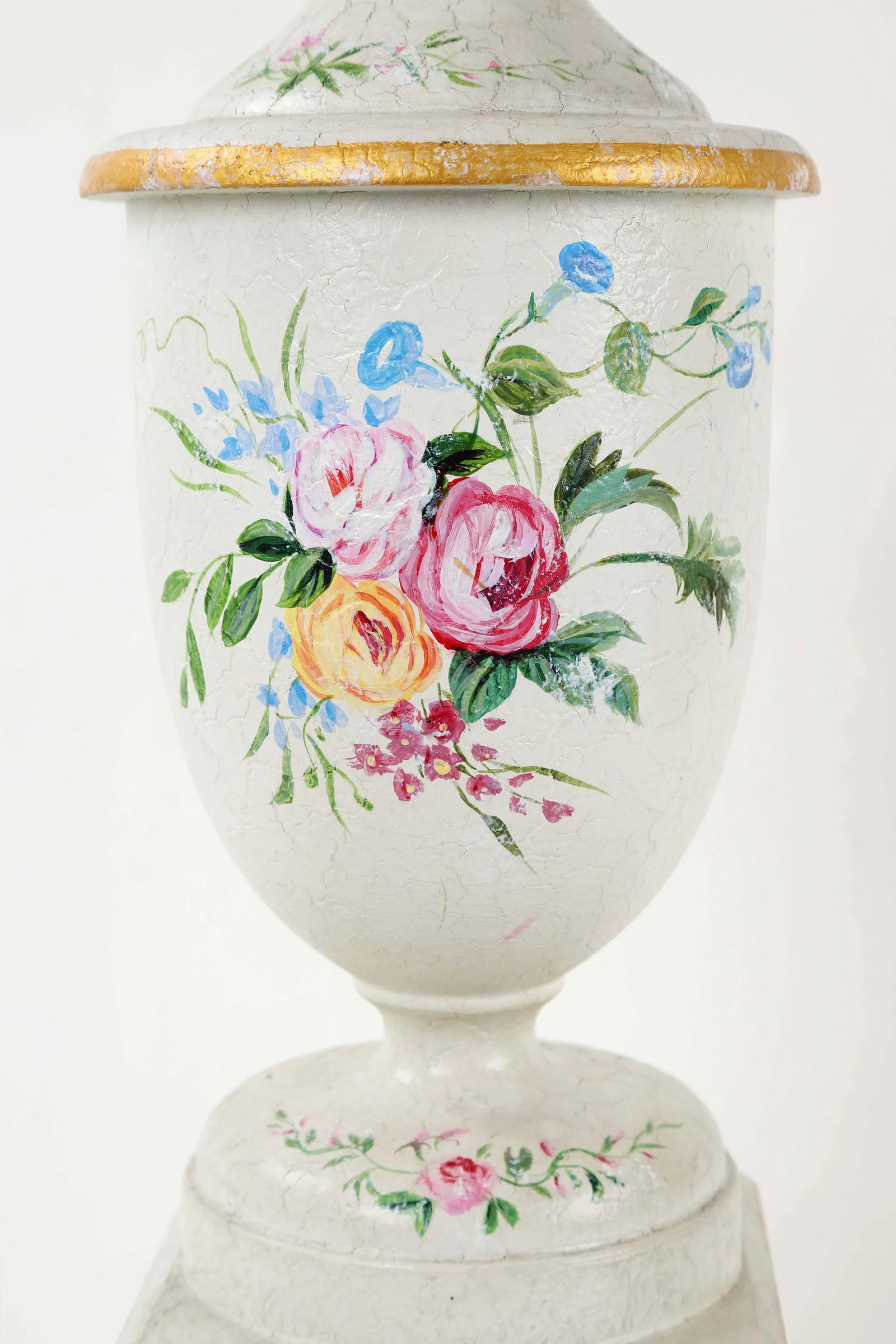 Vintage White Trophy Vase Lamp Decorated With Gold Accents and Hand Painted Flower Blooms - 4