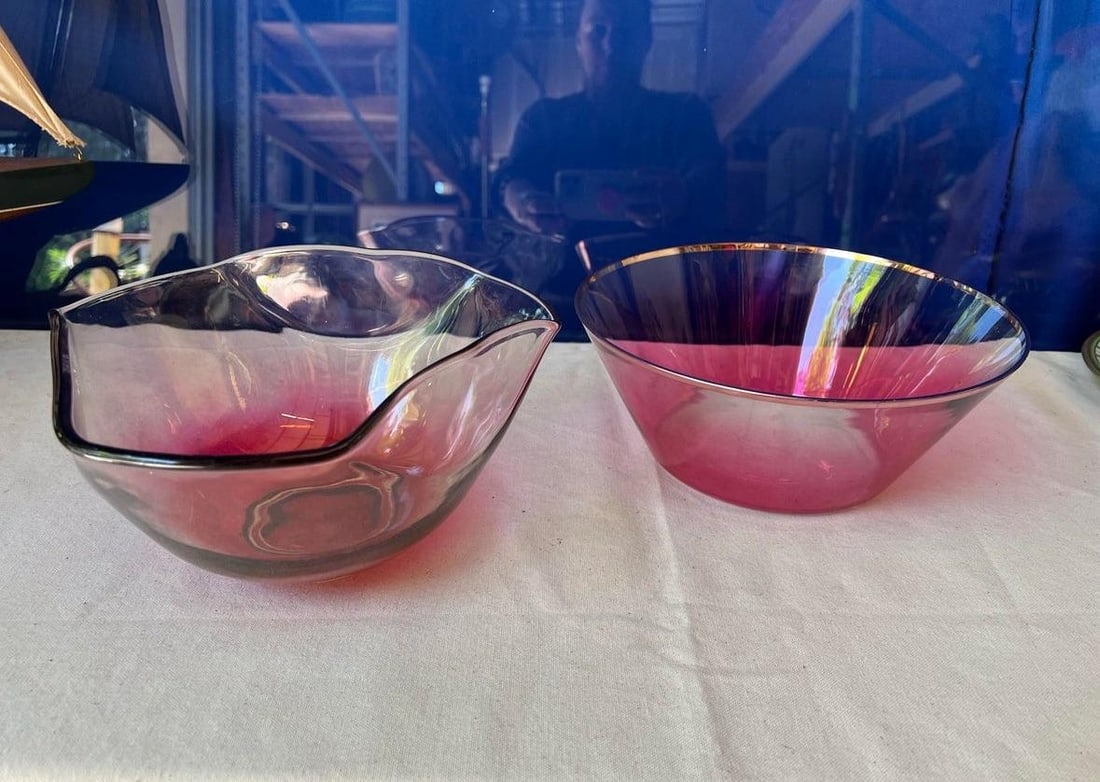 1970s Pink Glass Serving Bowls- Set of 2 - 3