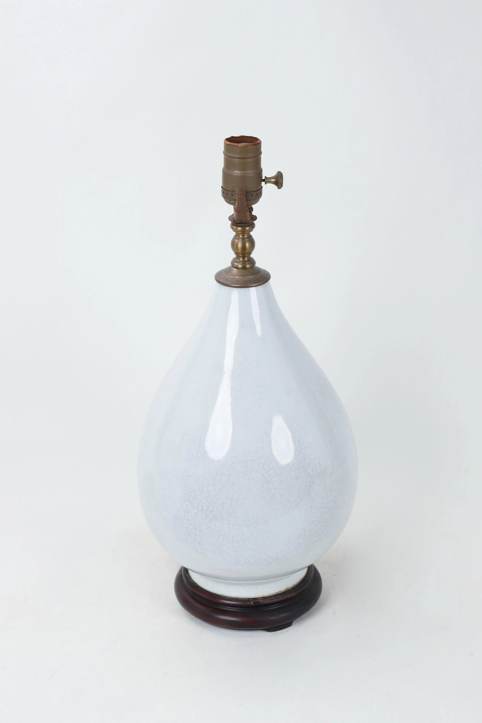 1980s Traditional Teardrop Blanc De Chine Porcelain White Crackle Vase - 2